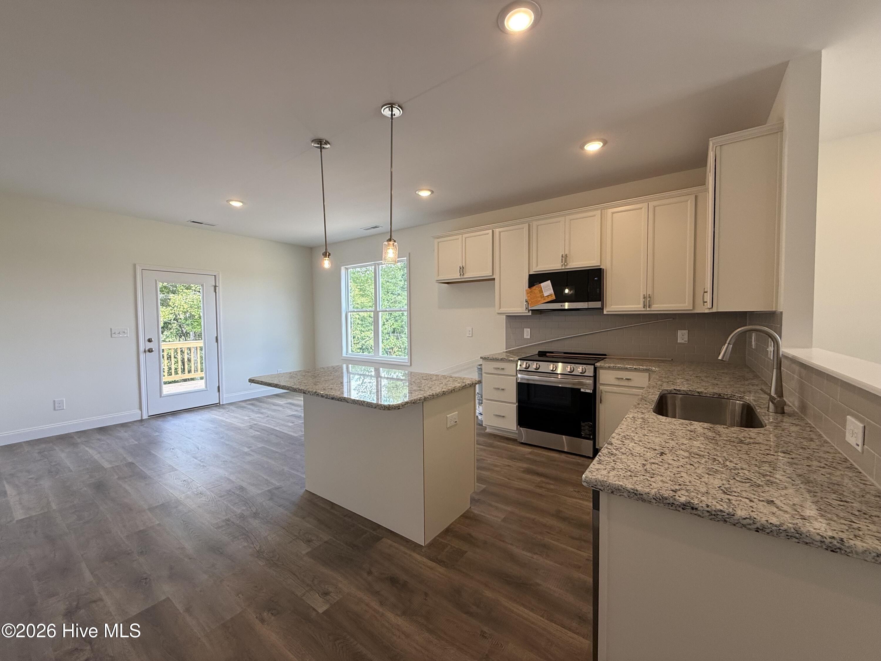 129 Cinnabar Street Property Photo 4