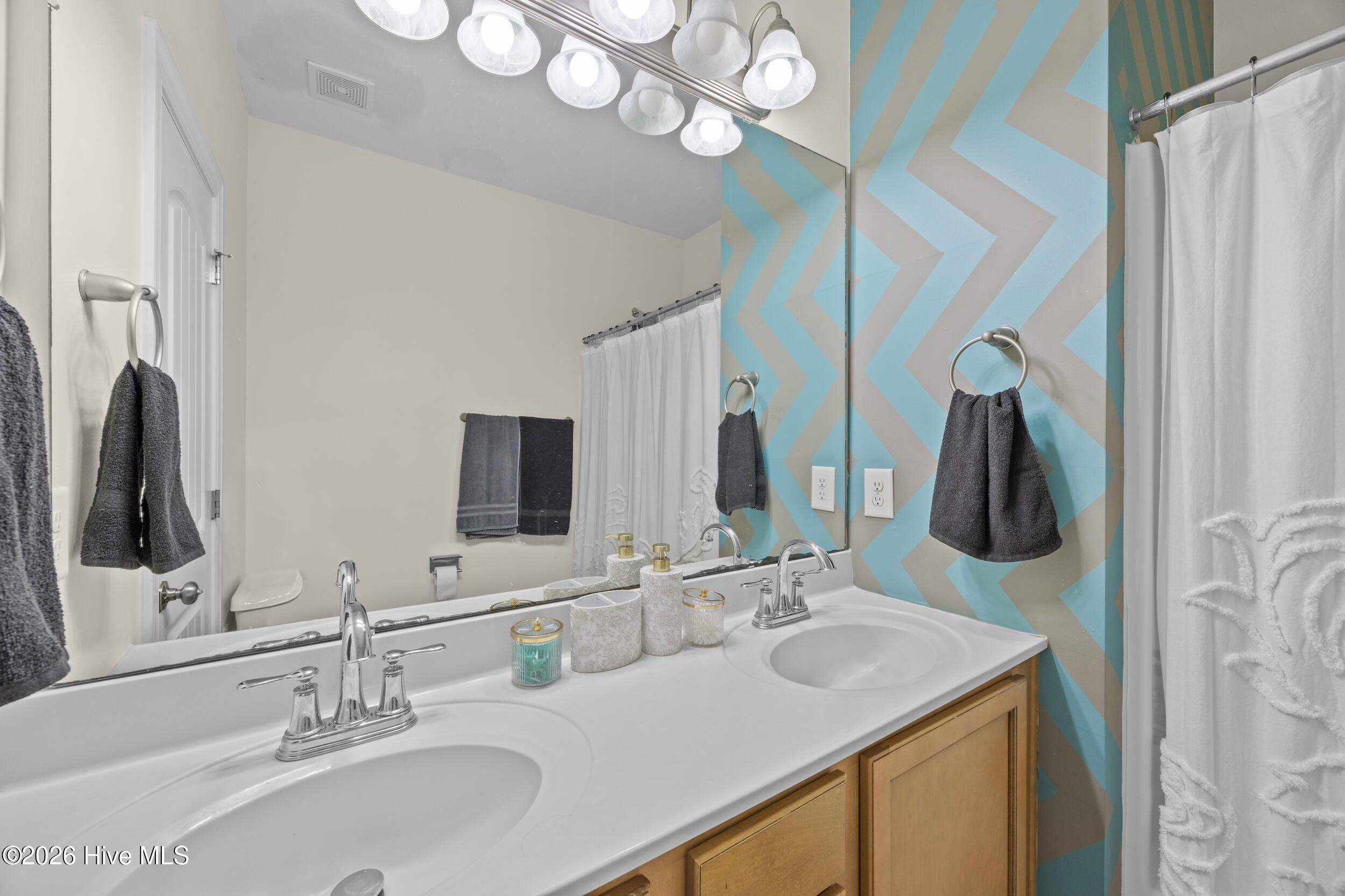 116 Thompson Street Property Photo 17