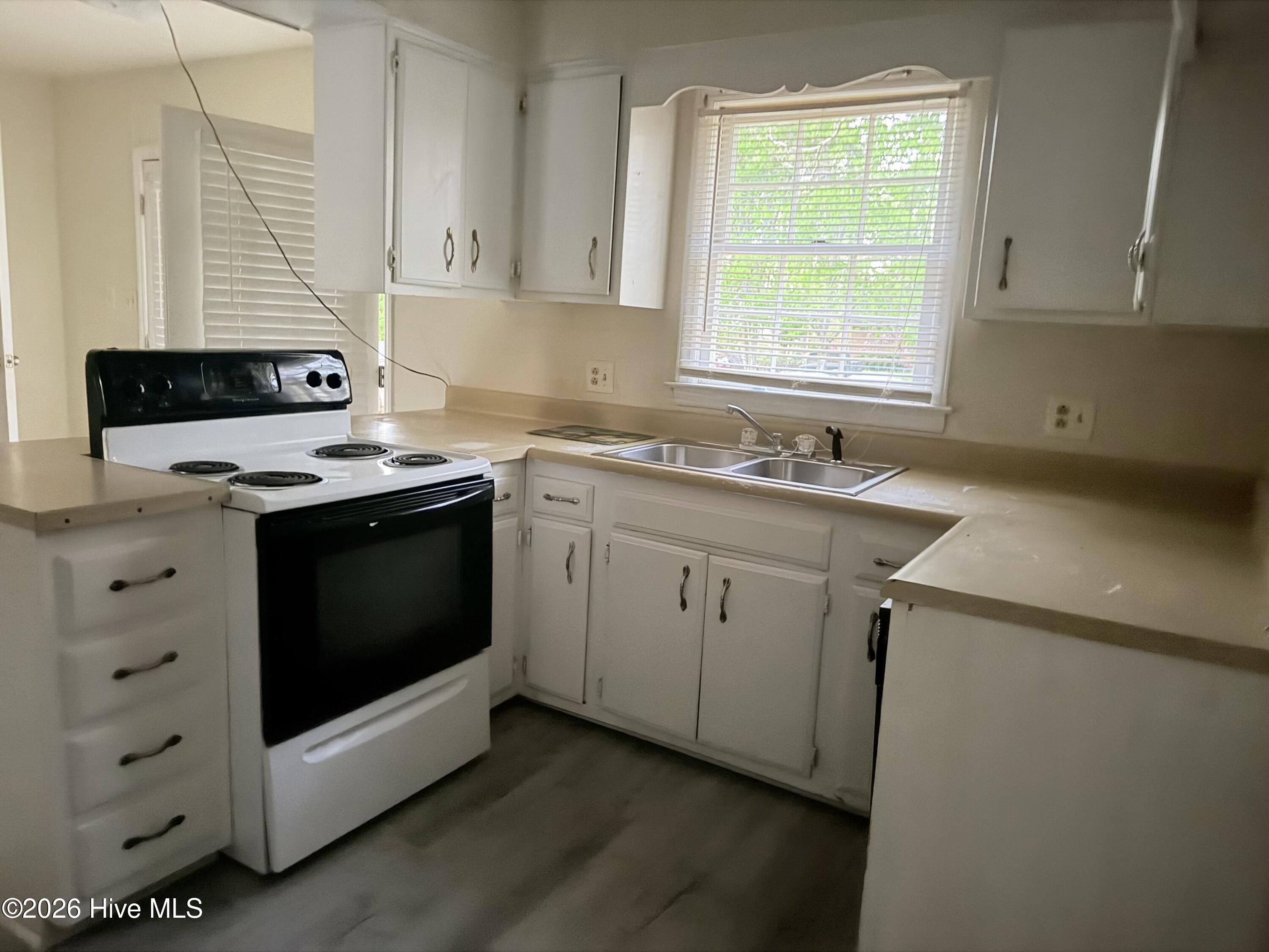 110 White Pine Drive Property Photo 8