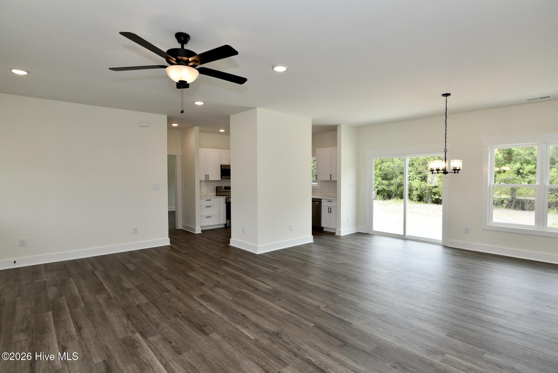 141 Laura Drive Property Photo 9