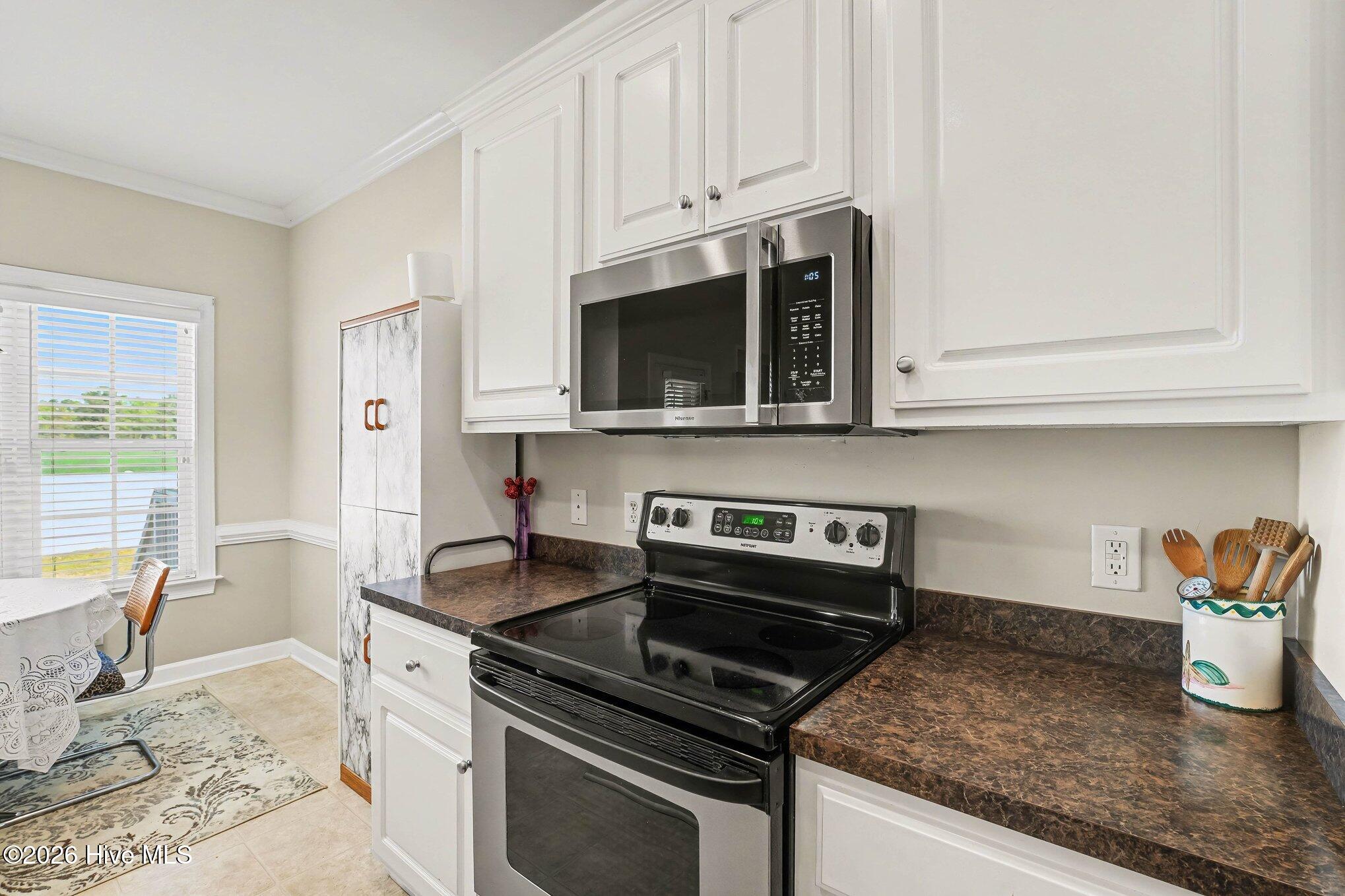 215 Ellington Way Property Photo 5