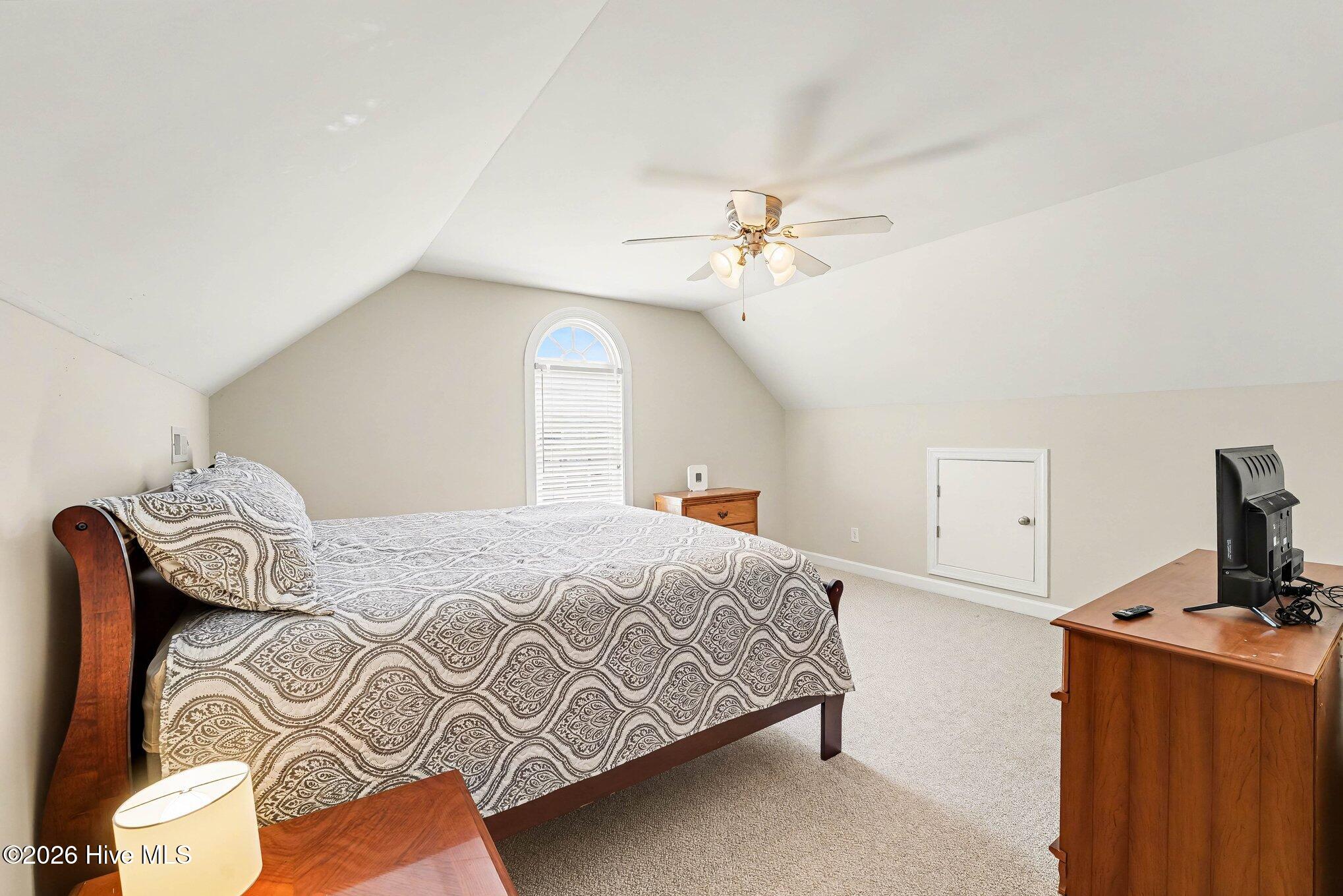 215 Ellington Way Property Photo 9