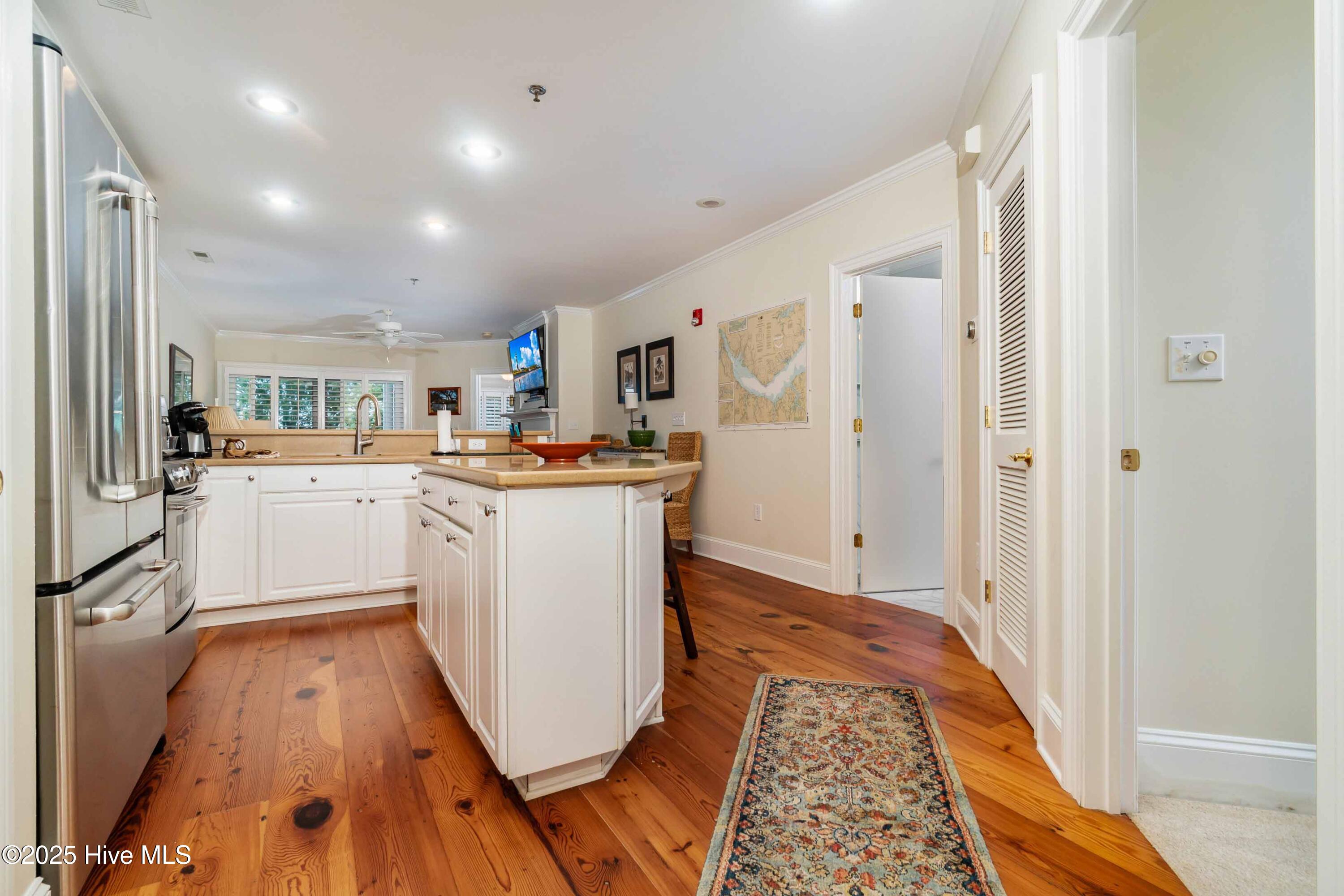 300 Midyette Street # B2 Property Photo 6