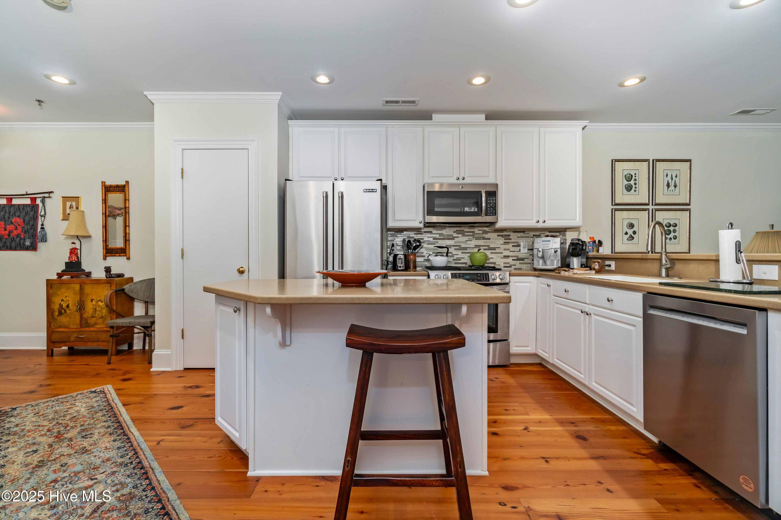 300 Midyette Street # B2 Property Photo 7