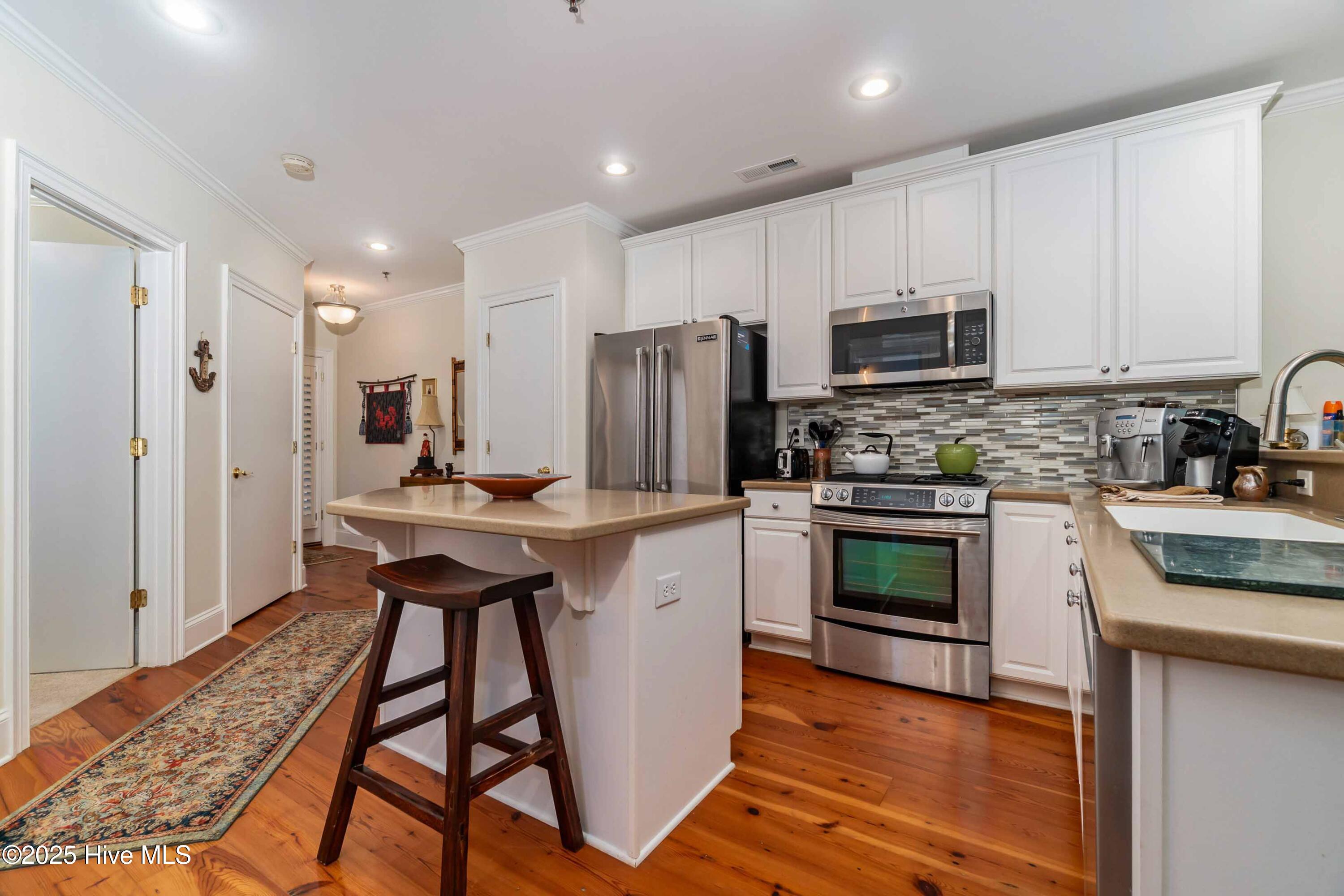 300 Midyette Street # B2 Property Photo 8