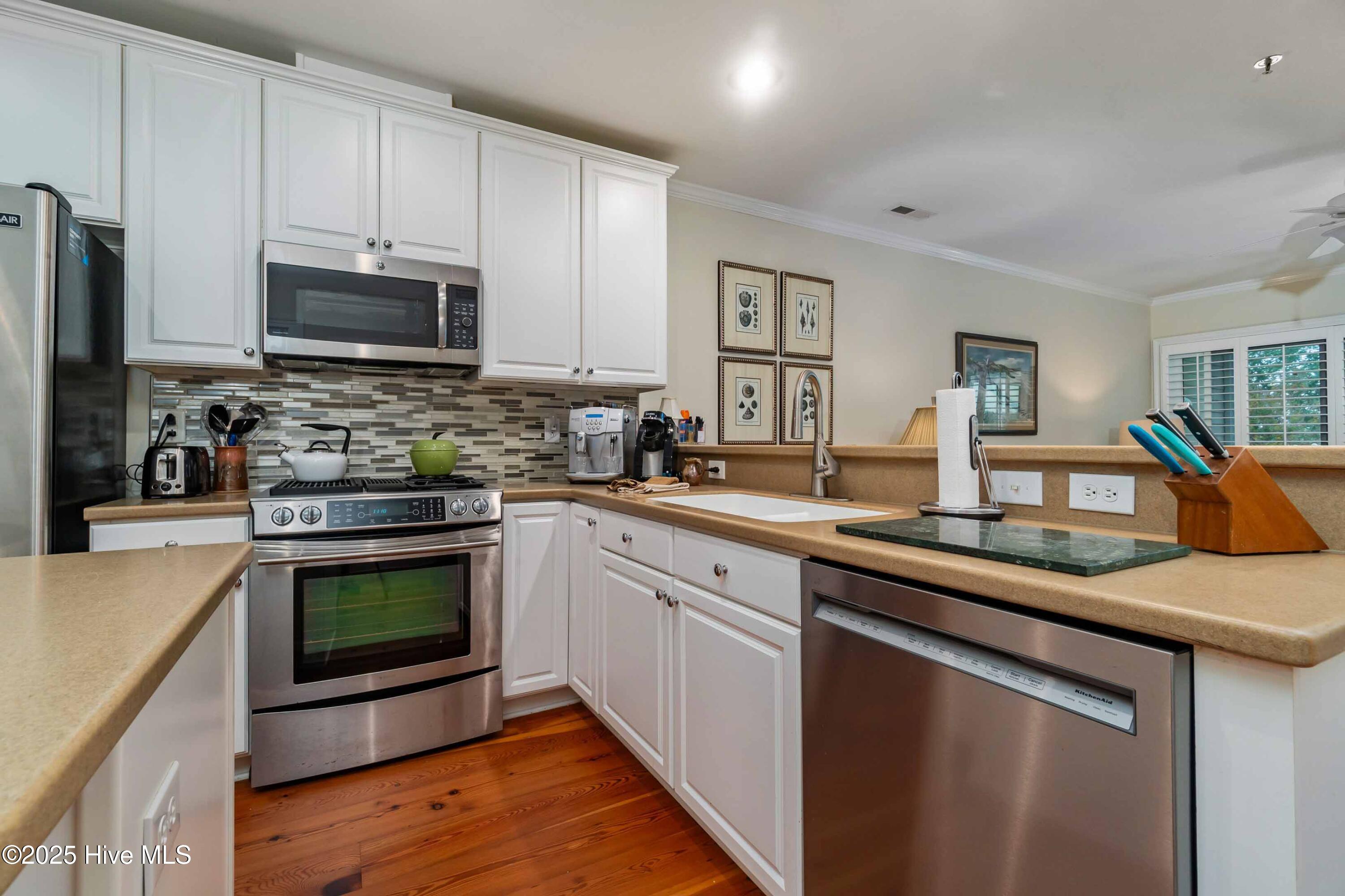 300 Midyette Street # B2 Property Photo 9