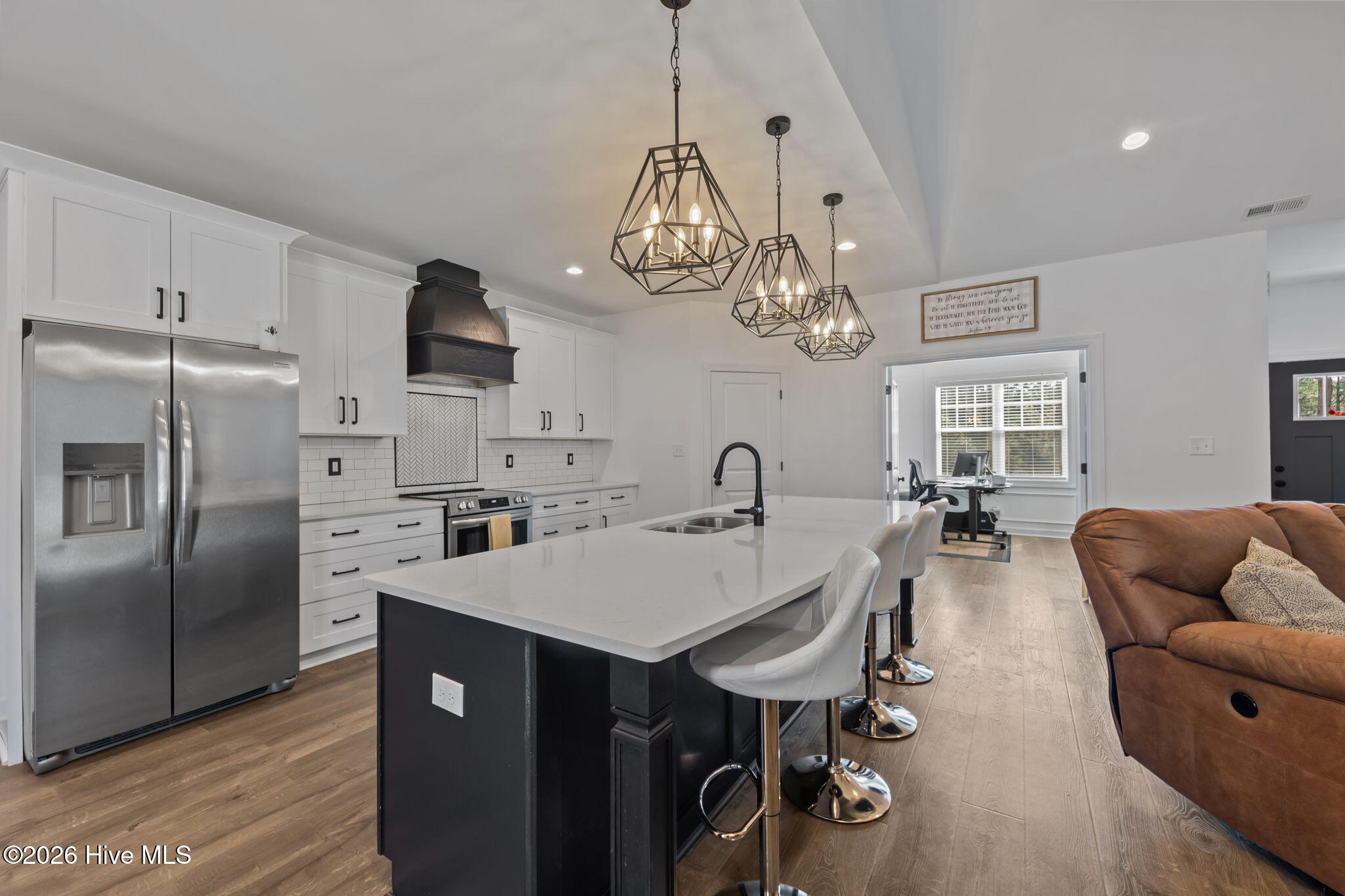 30220 W Lake Drive Property Photo 6