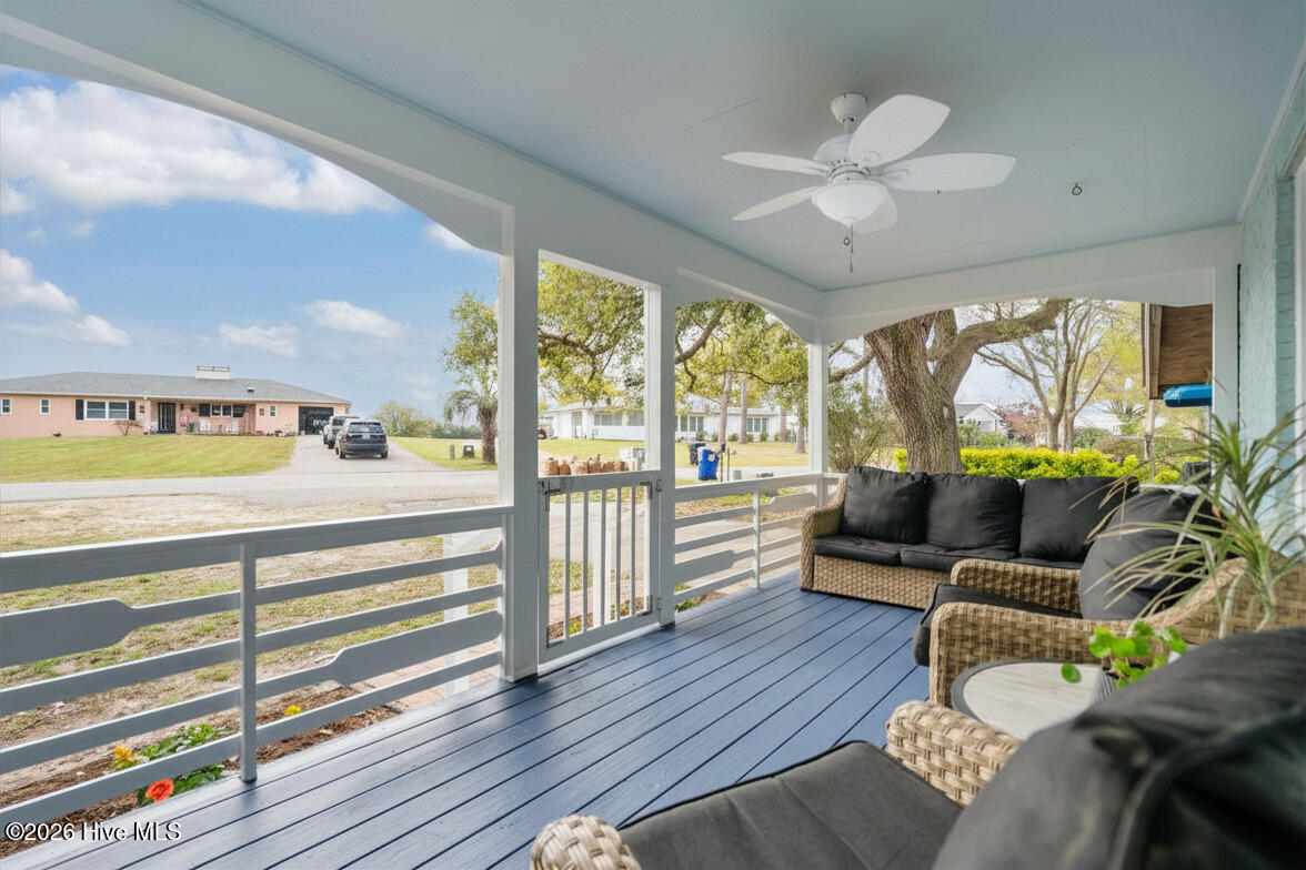 109 River Drive Property Photo 8