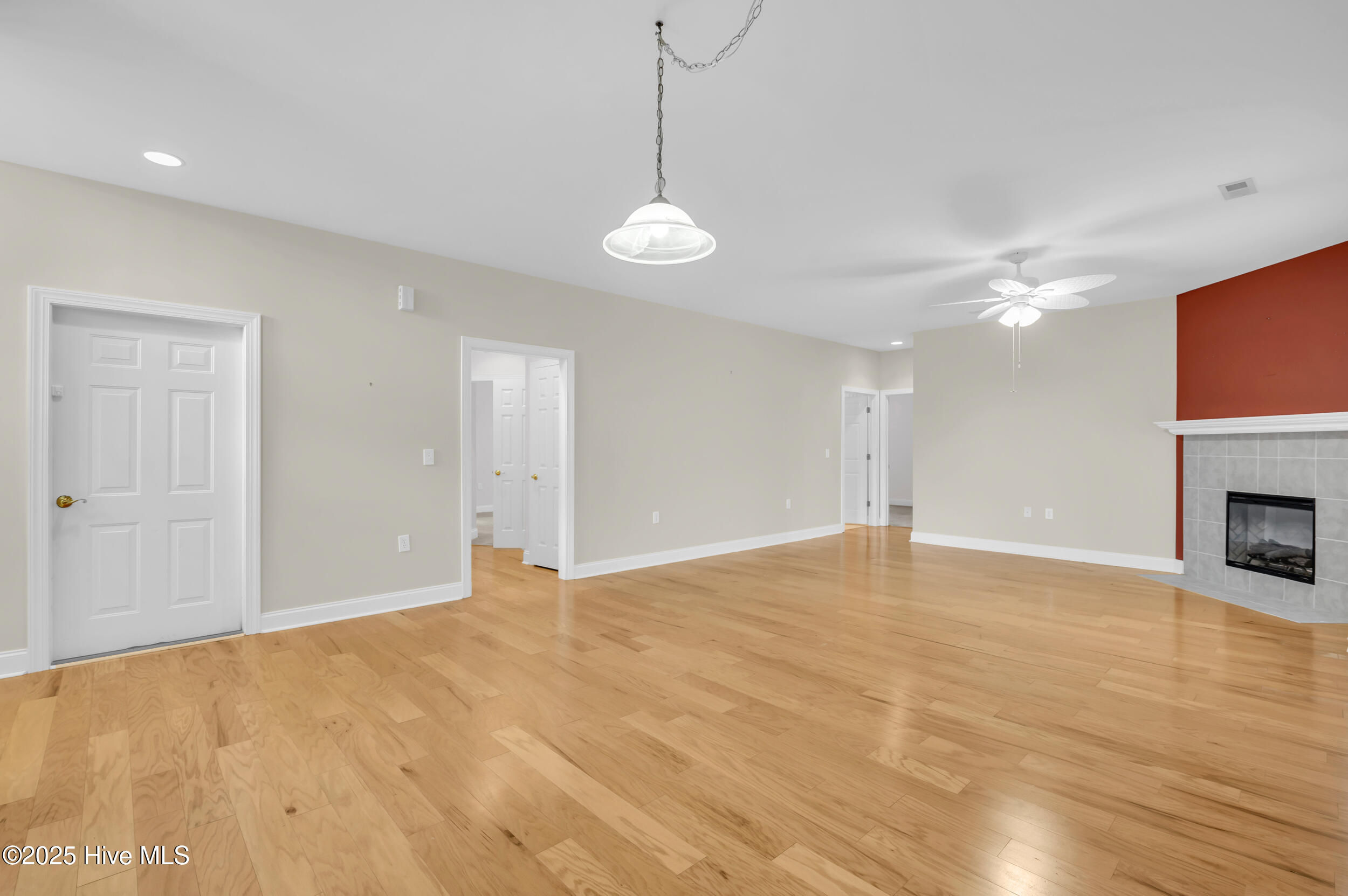 707 Beachwalk Drive Property Photo 8
