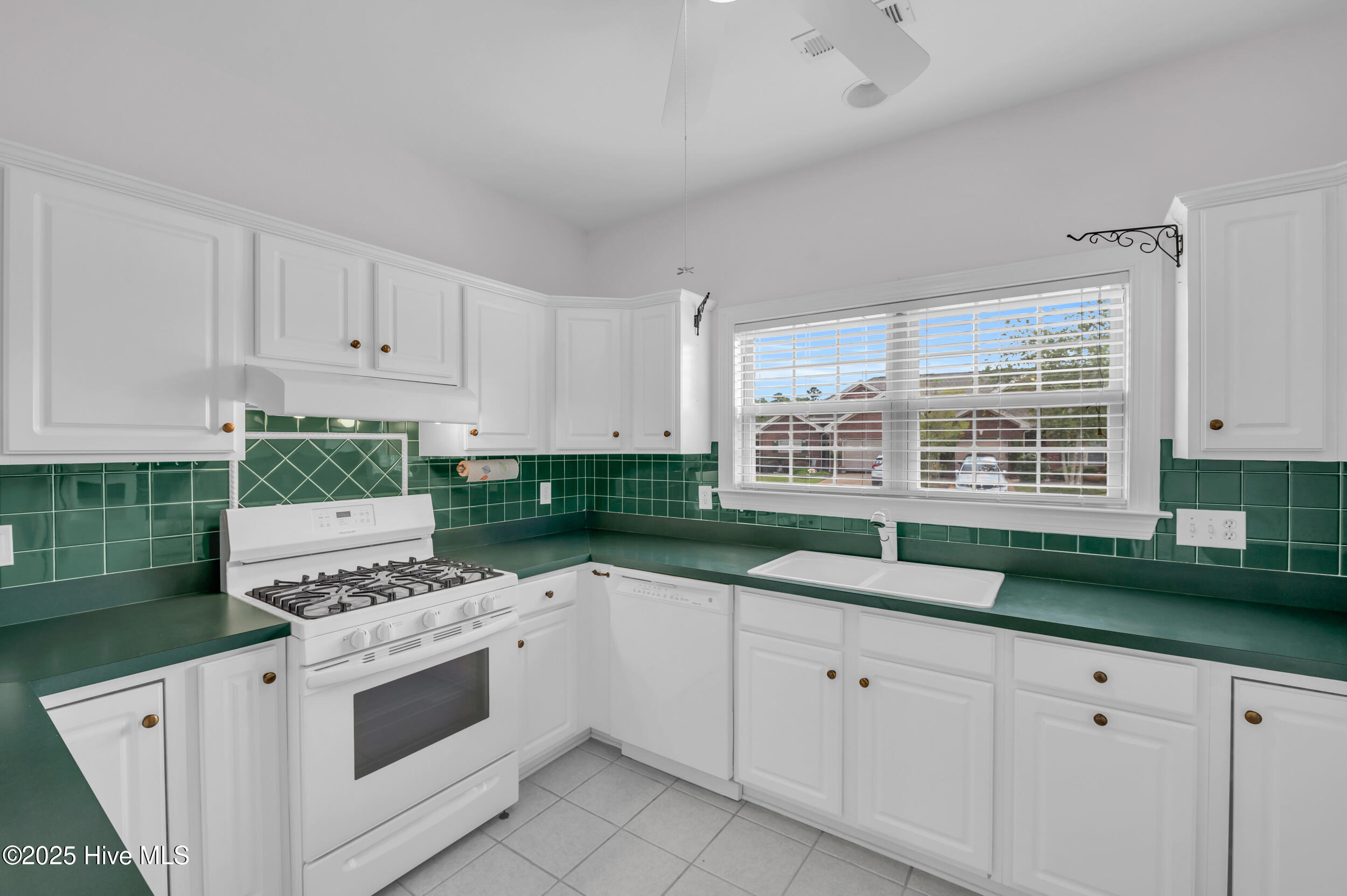 707 Beachwalk Drive Property Photo 12