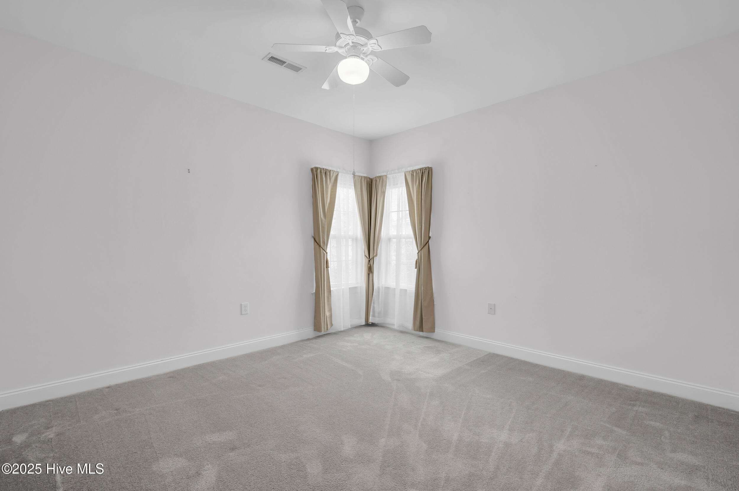 707 Beachwalk Drive Property Photo 23