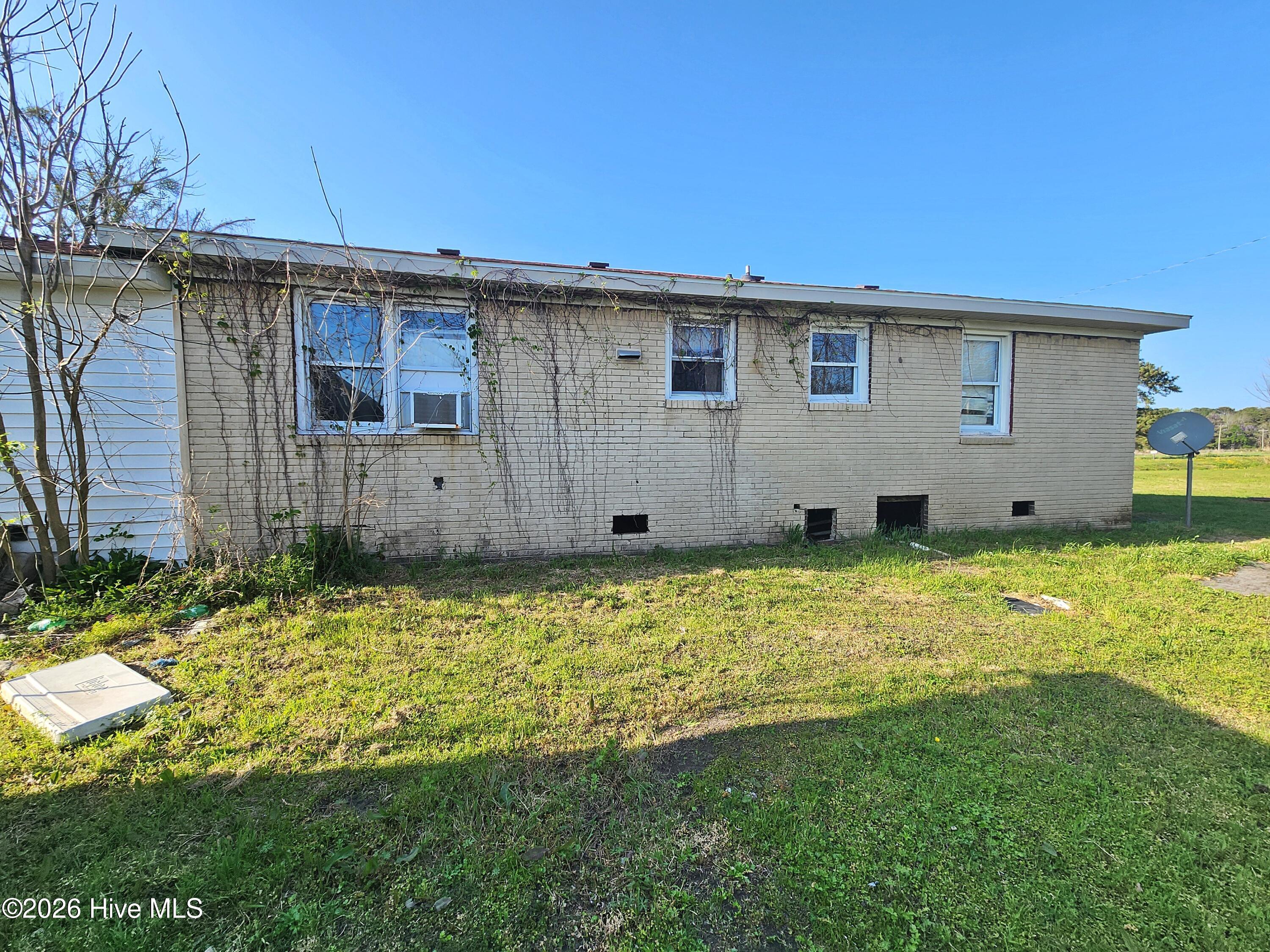 1729 Swamp Road Property Photo 6