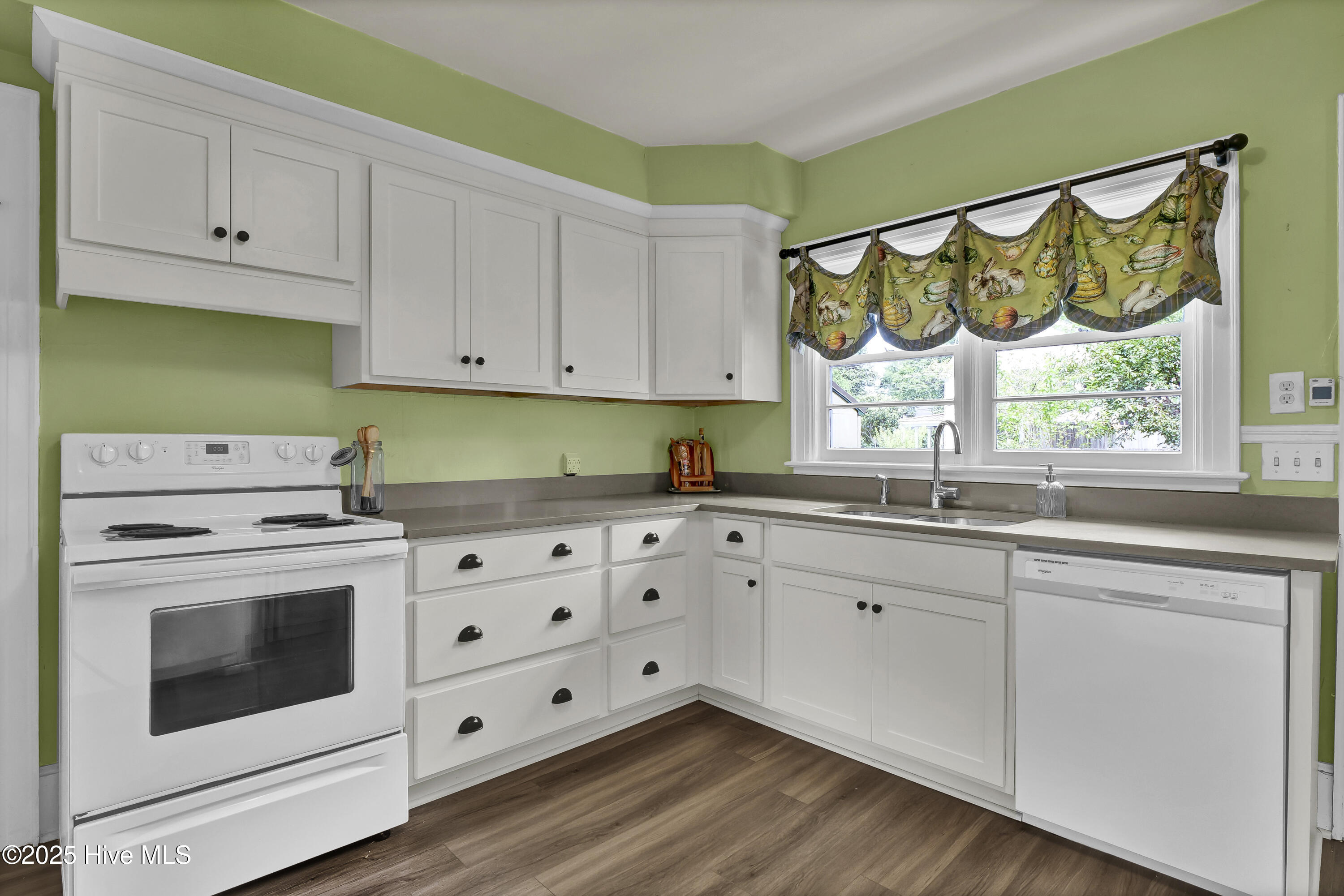 6 Keaton Avenue Property Photo 18