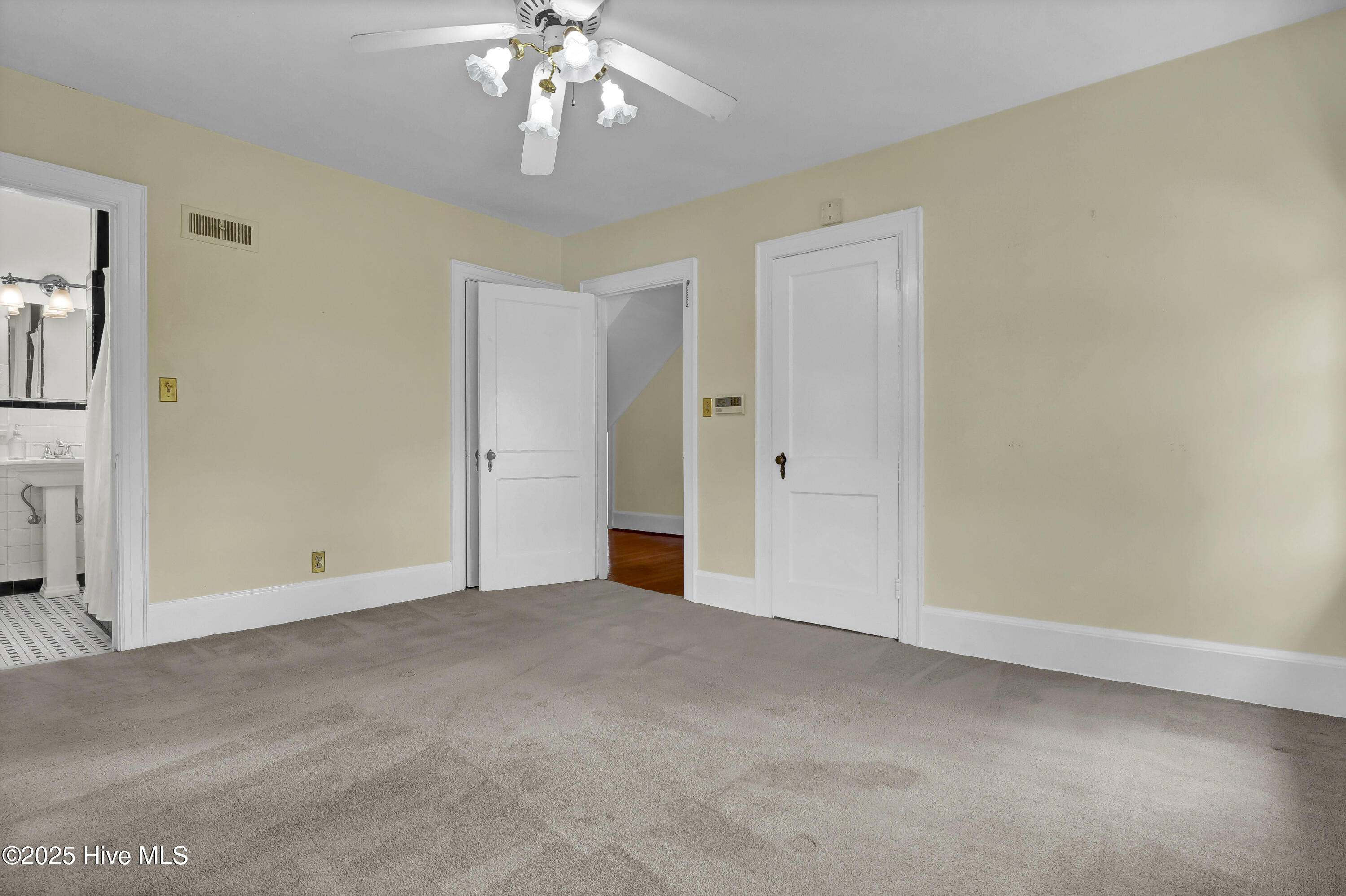 6 Keaton Avenue Property Photo 27