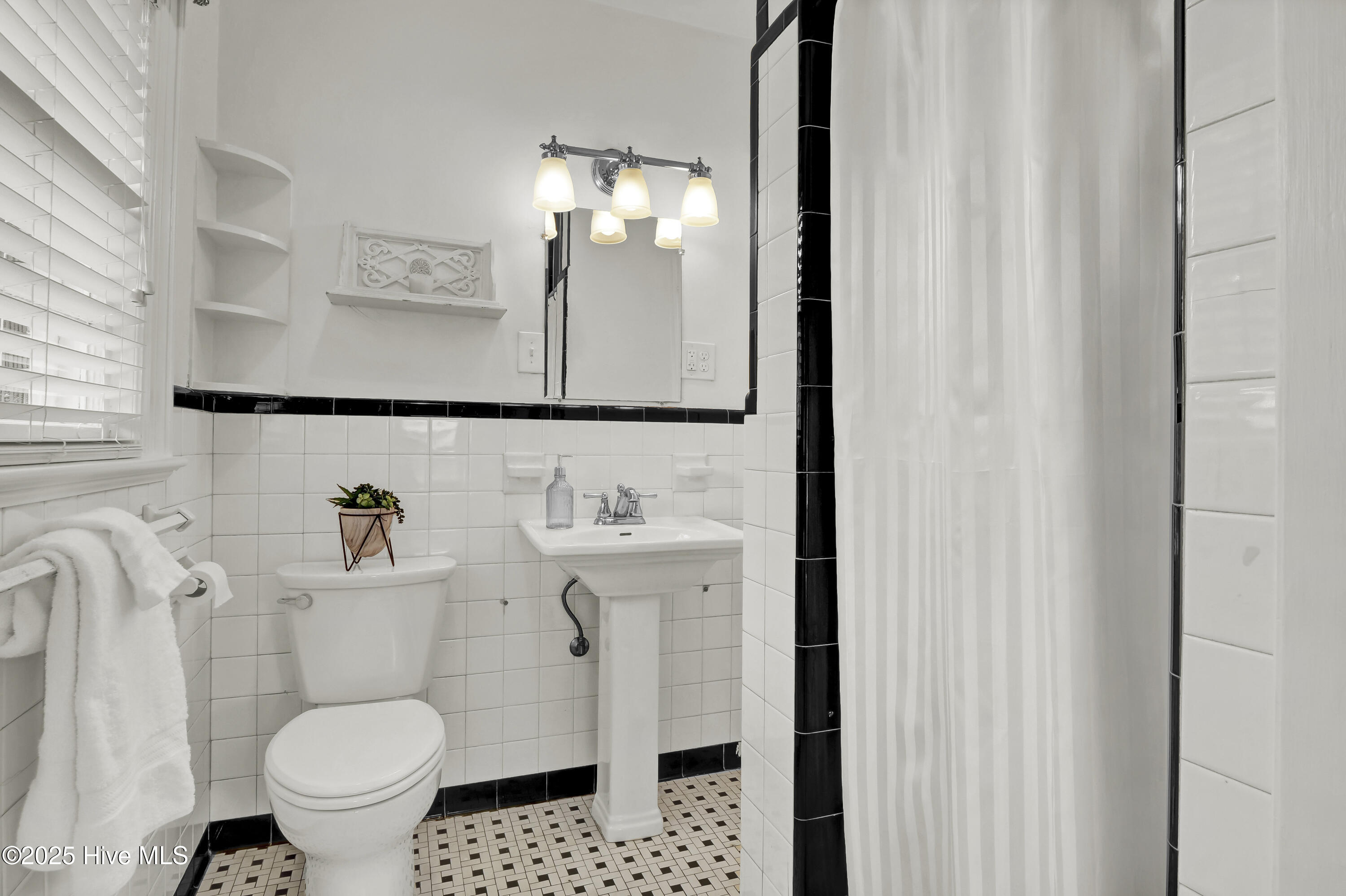 6 Keaton Avenue Property Photo 28