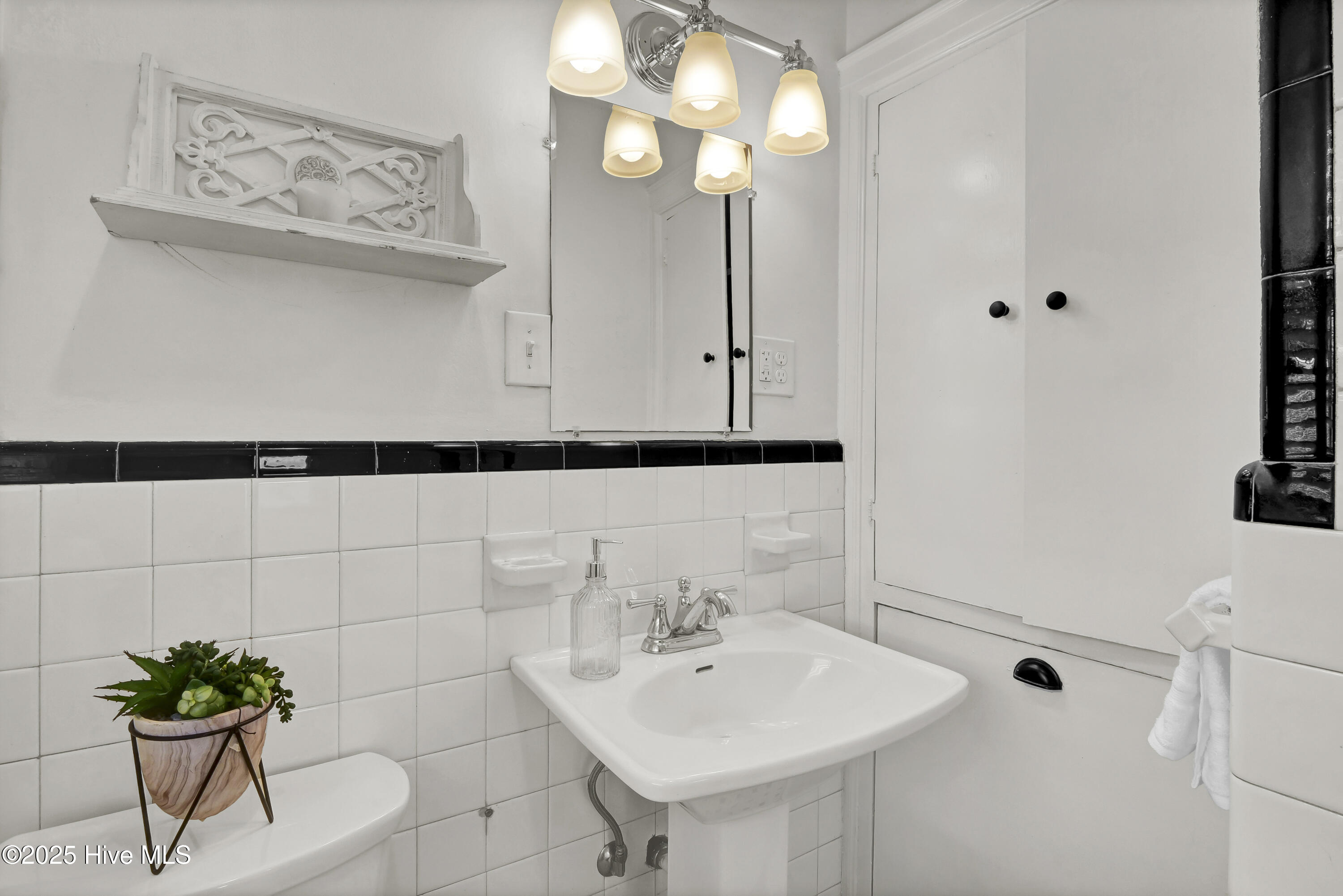 6 Keaton Avenue Property Photo 29