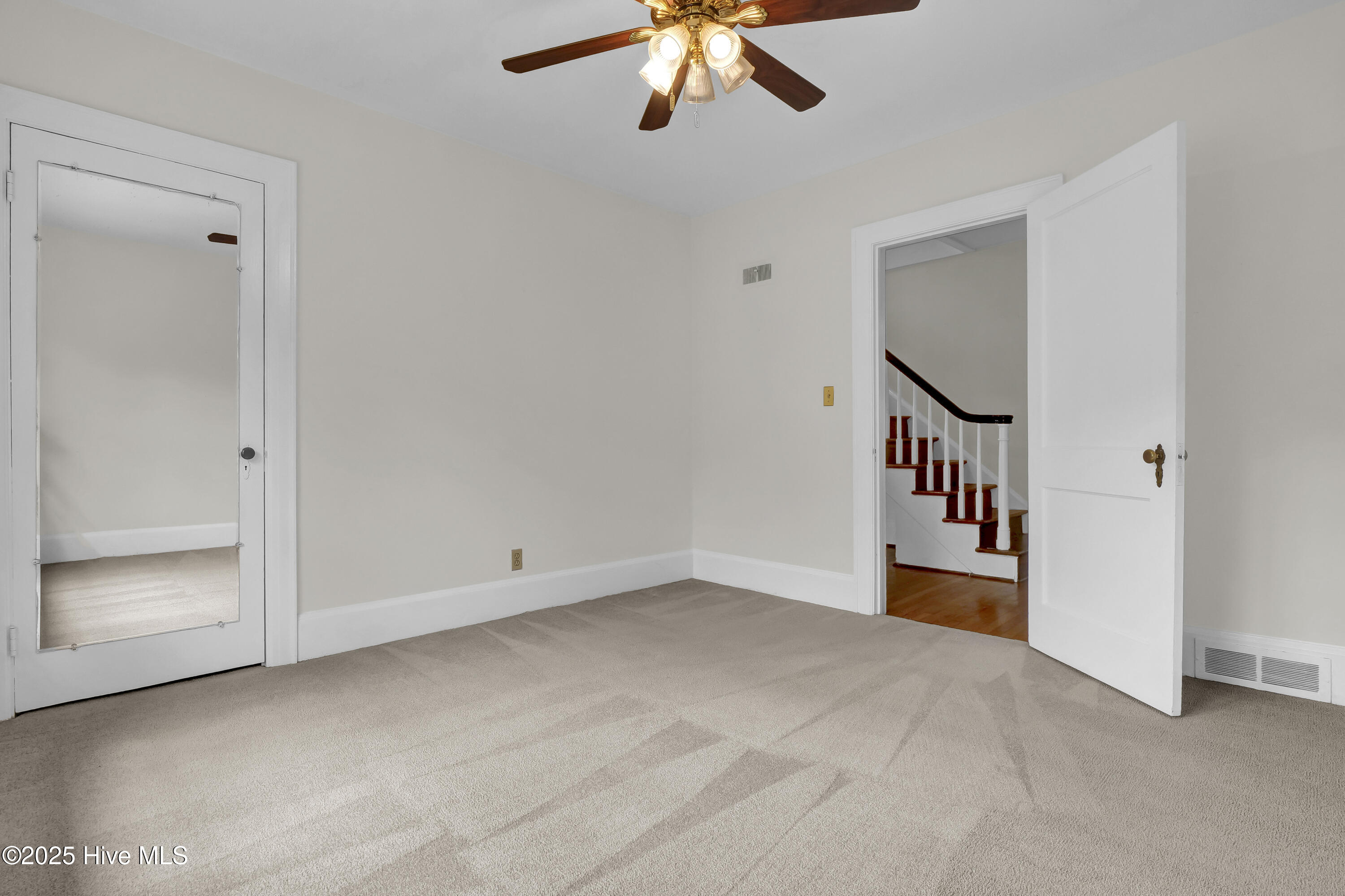 6 Keaton Avenue Property Photo 32