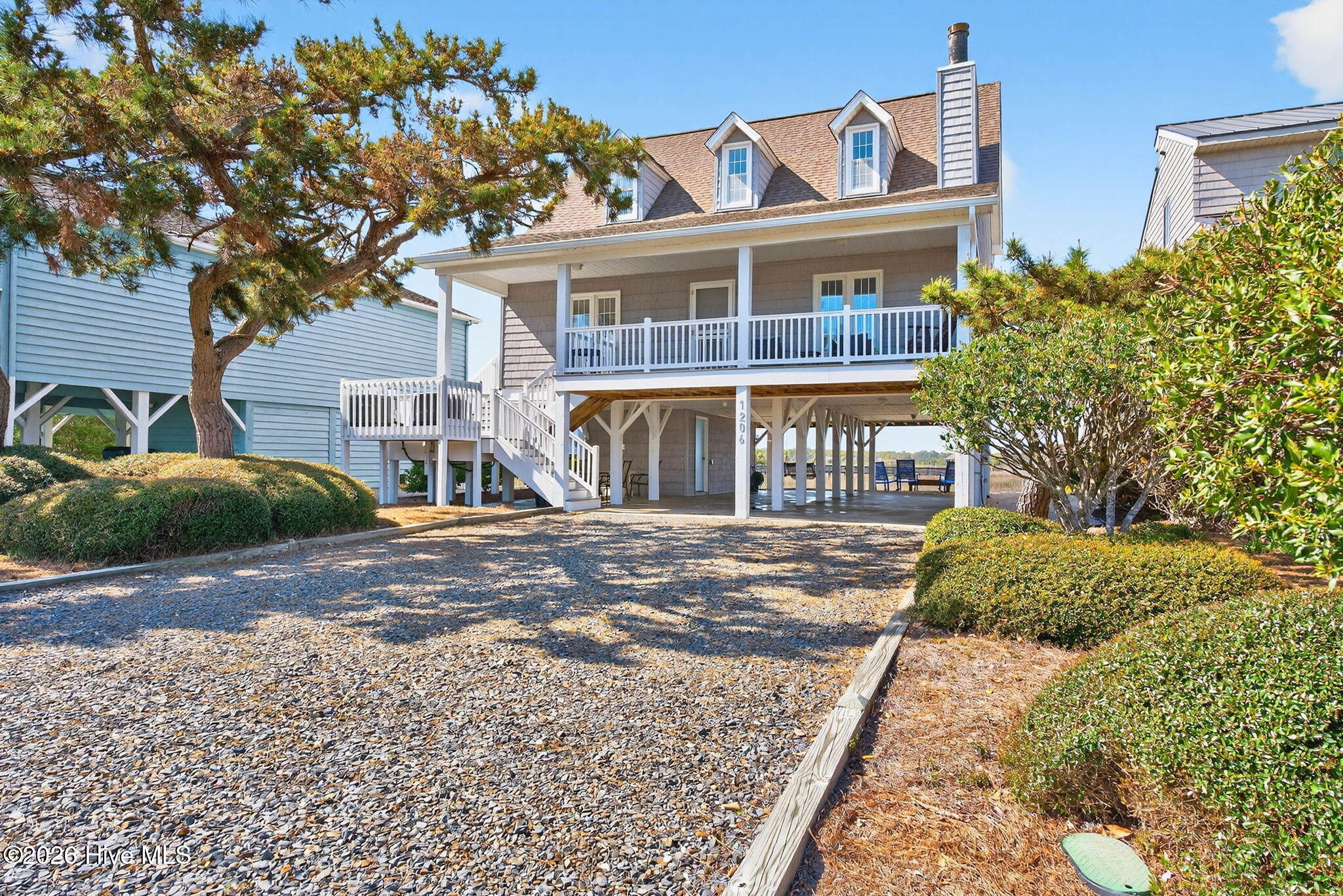 1206 N Shore Drive W Property Photo 4