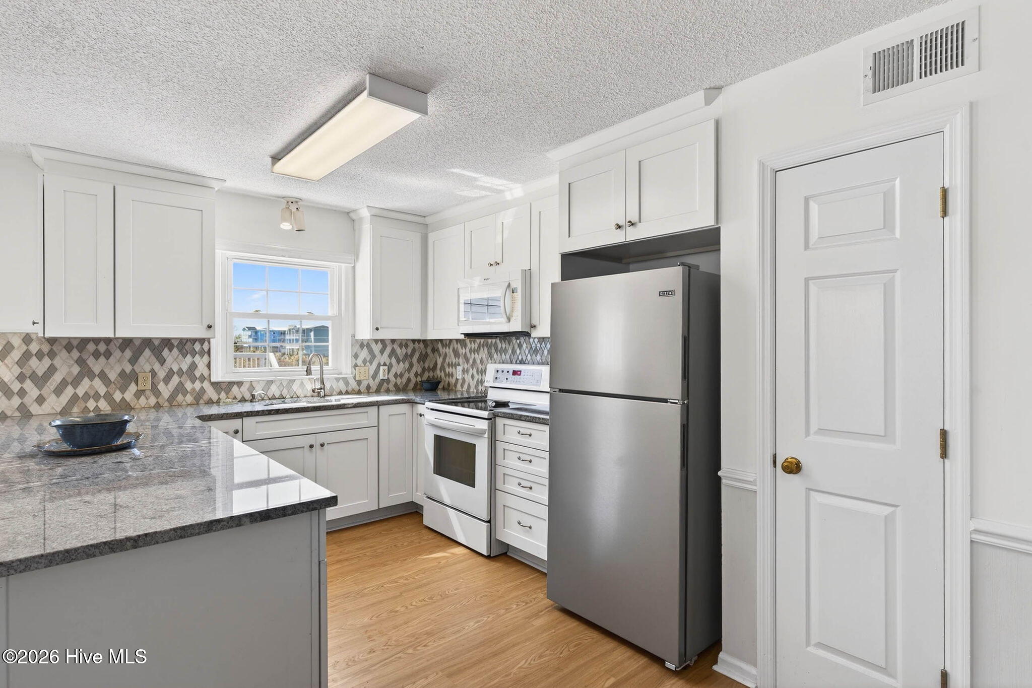 1206 N Shore Drive W Property Photo 15