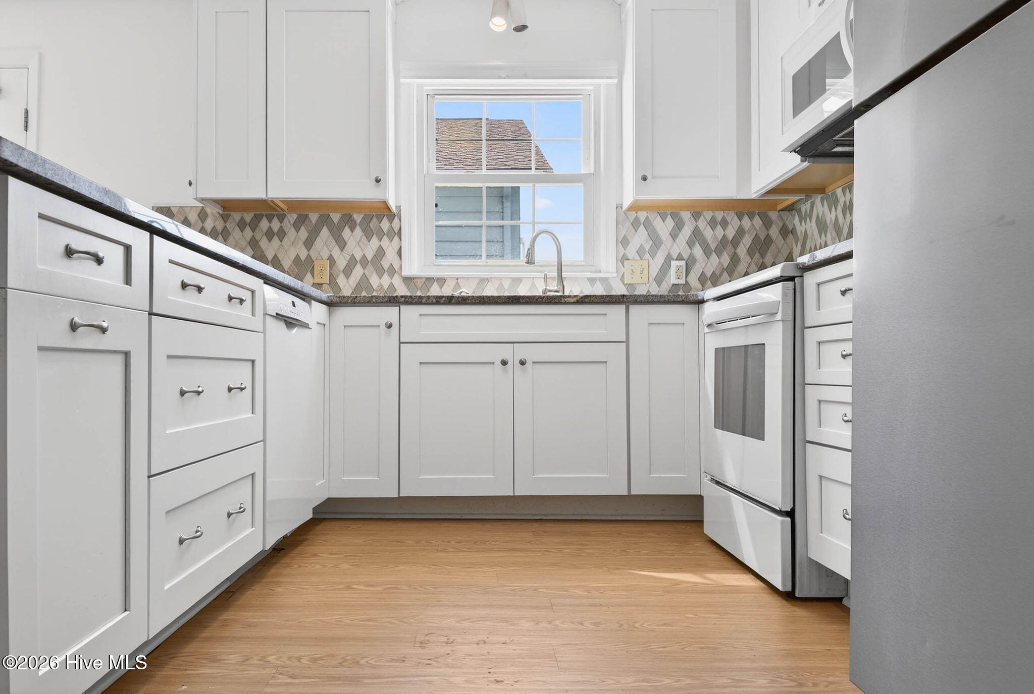 1206 N Shore Drive W Property Photo 16