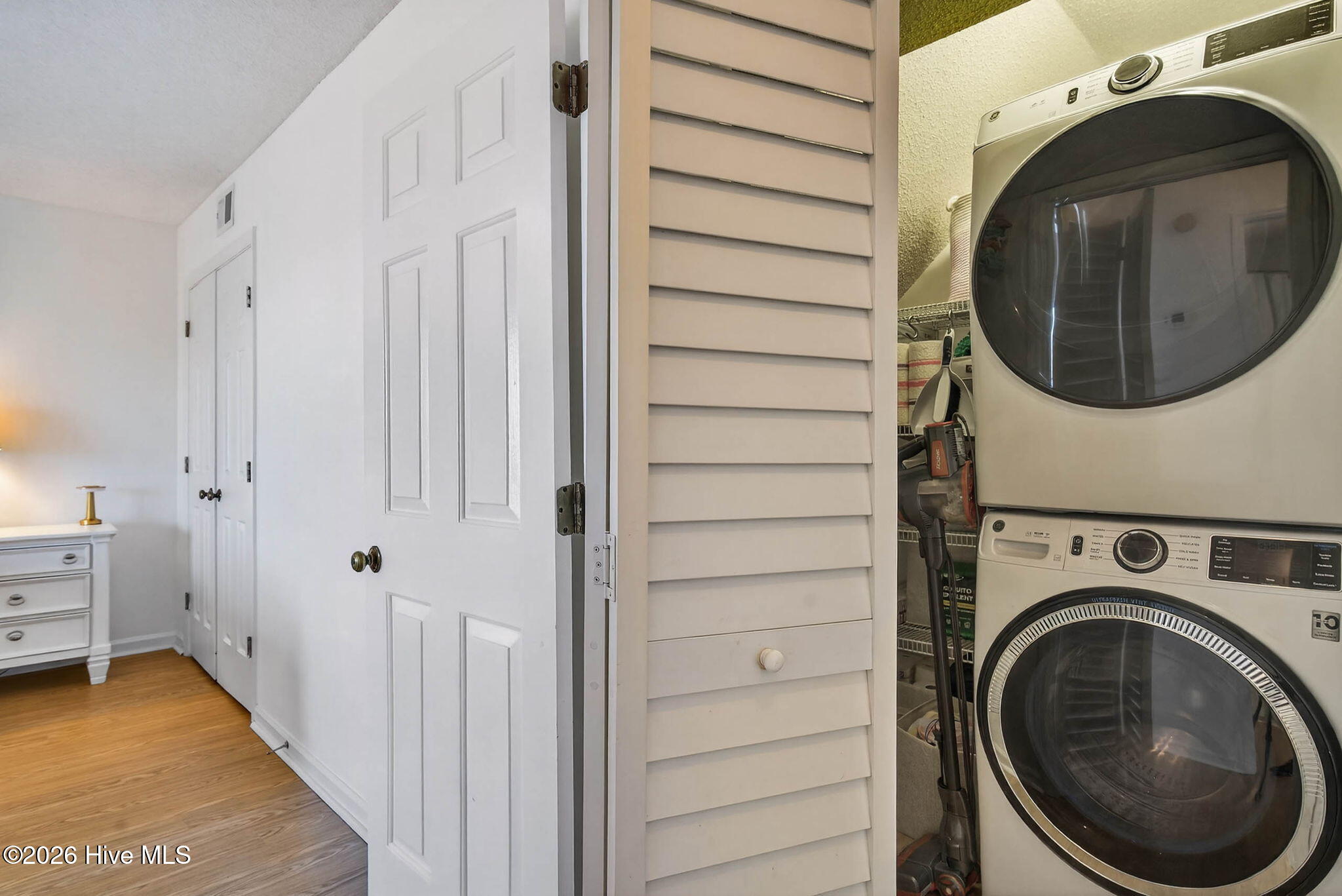1206 N Shore Drive W Property Photo 32