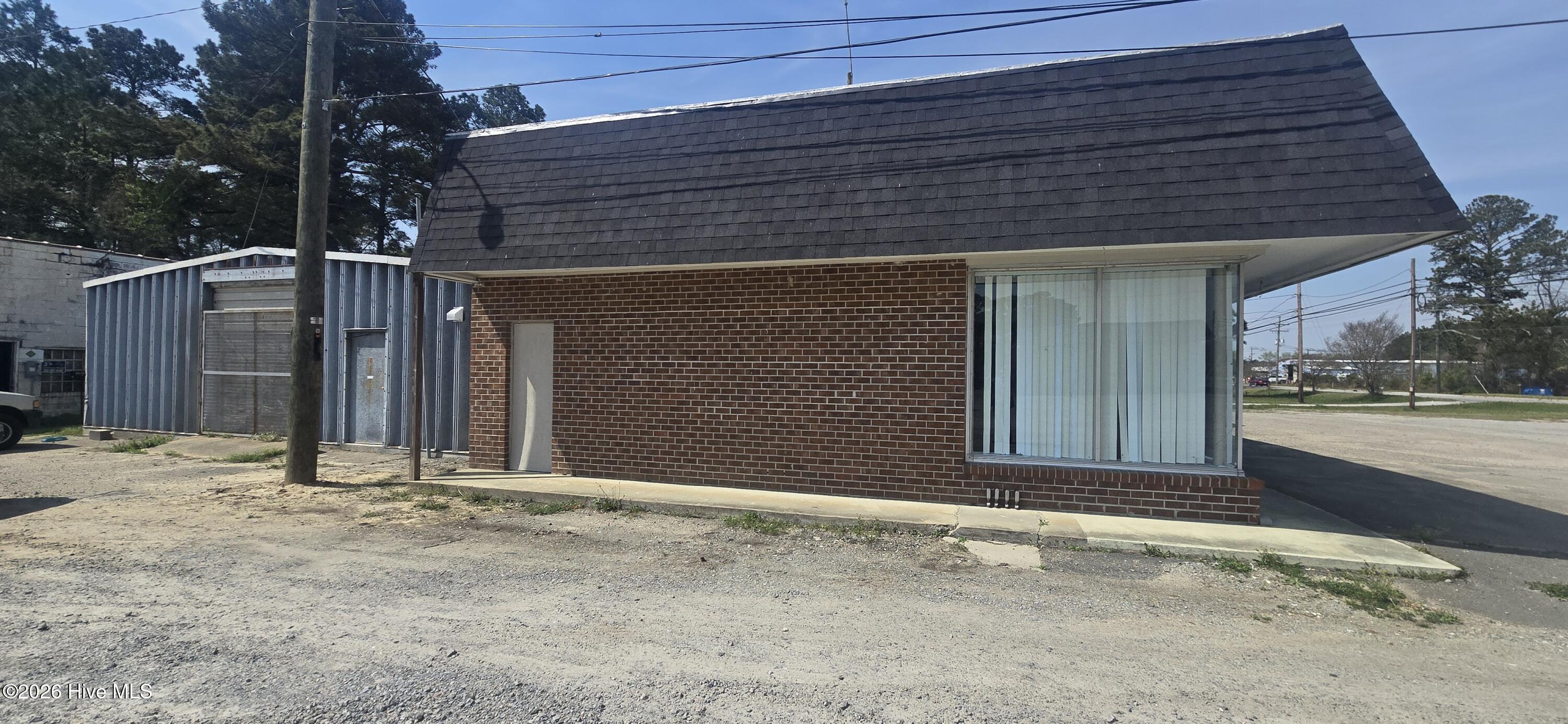 857 W Main Street Property Photo 4
