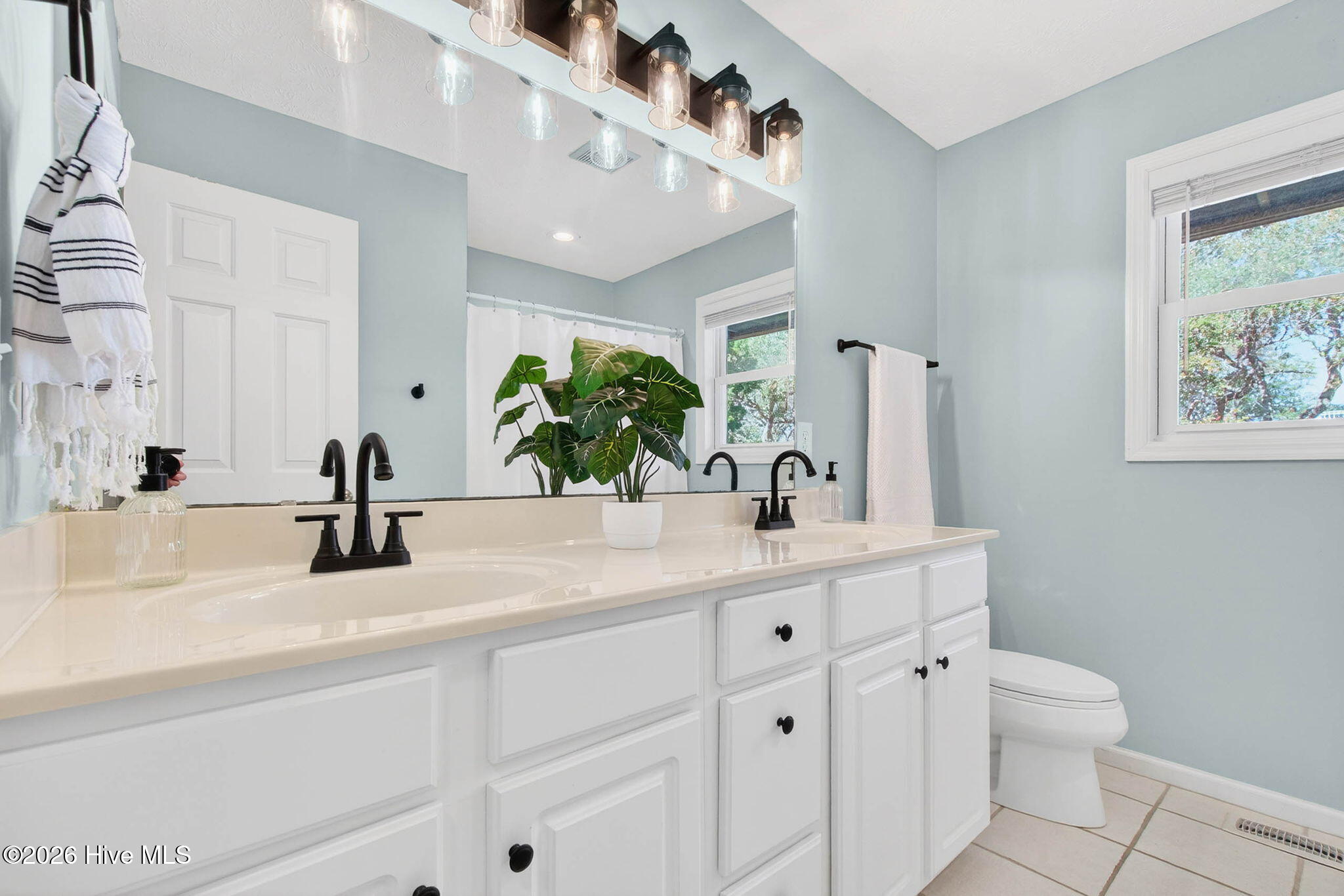 1125 S Topsail Drive Property Photo 24