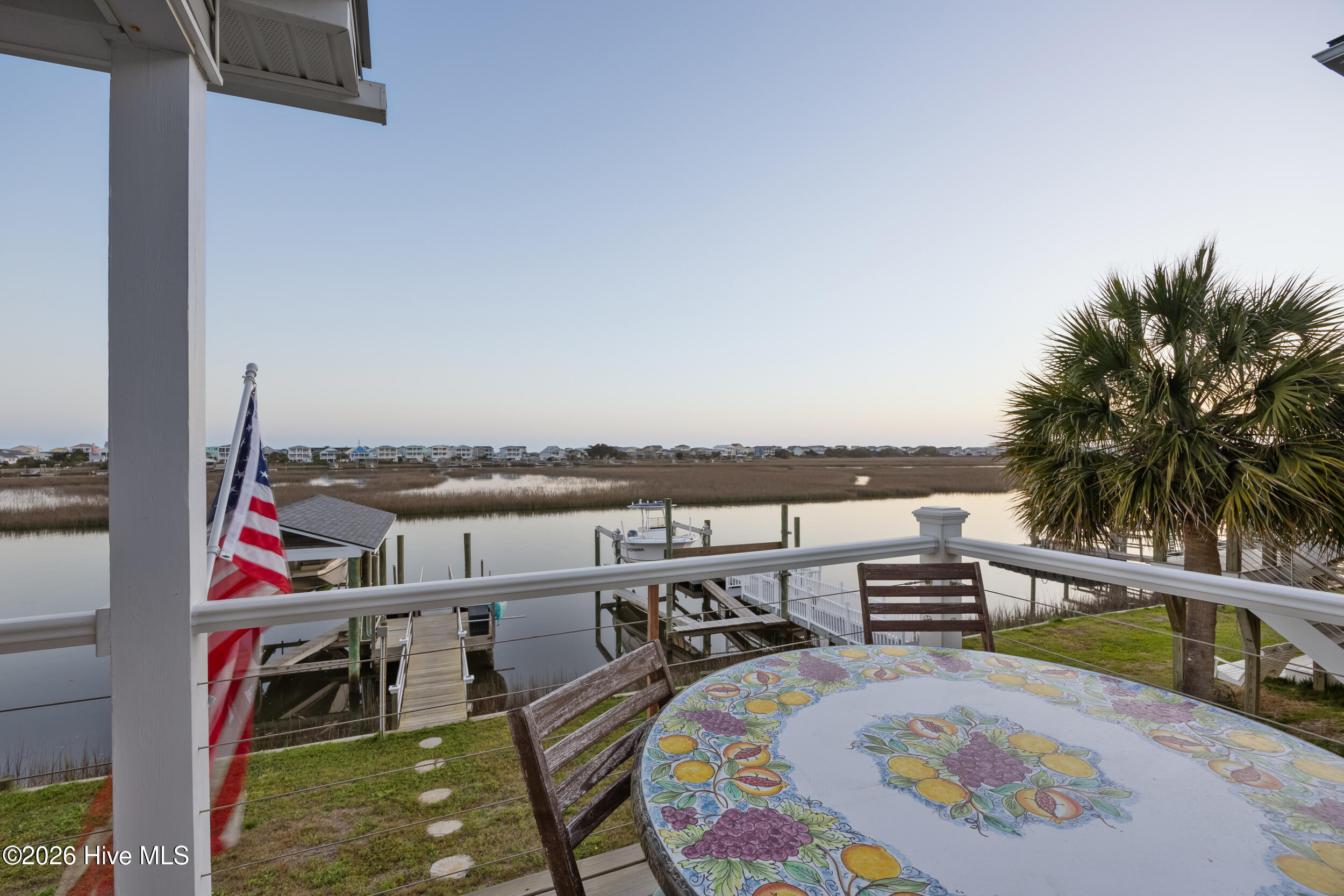 103 E Island Drive Property Photo 9