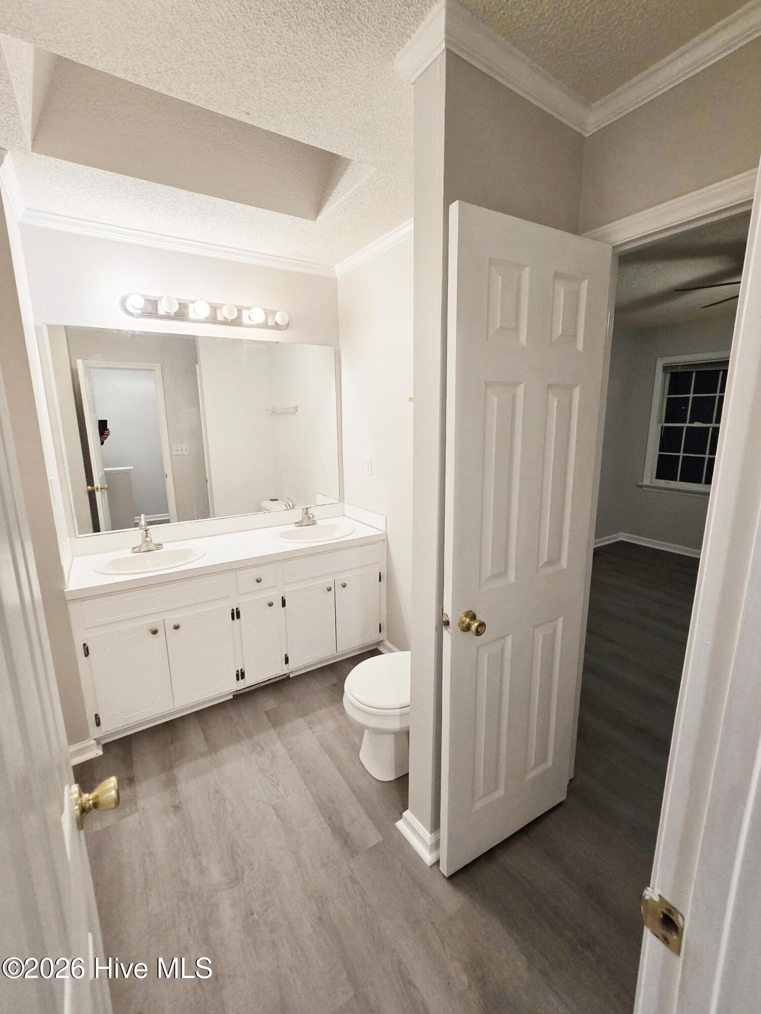 3813 Sterling Pointe Drive V9 Property Photo 12