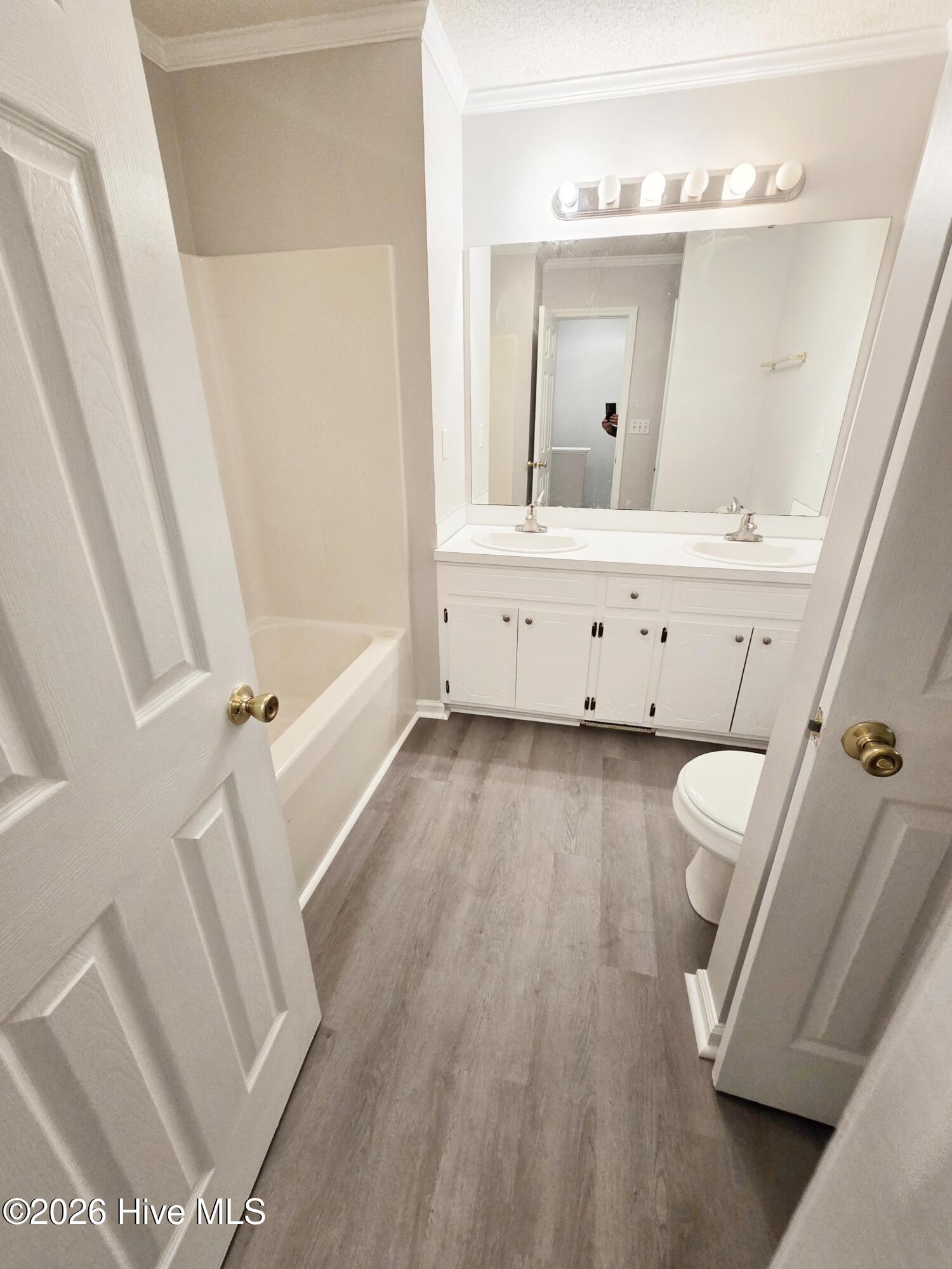 3813 Sterling Pointe Drive V9 Property Photo 13