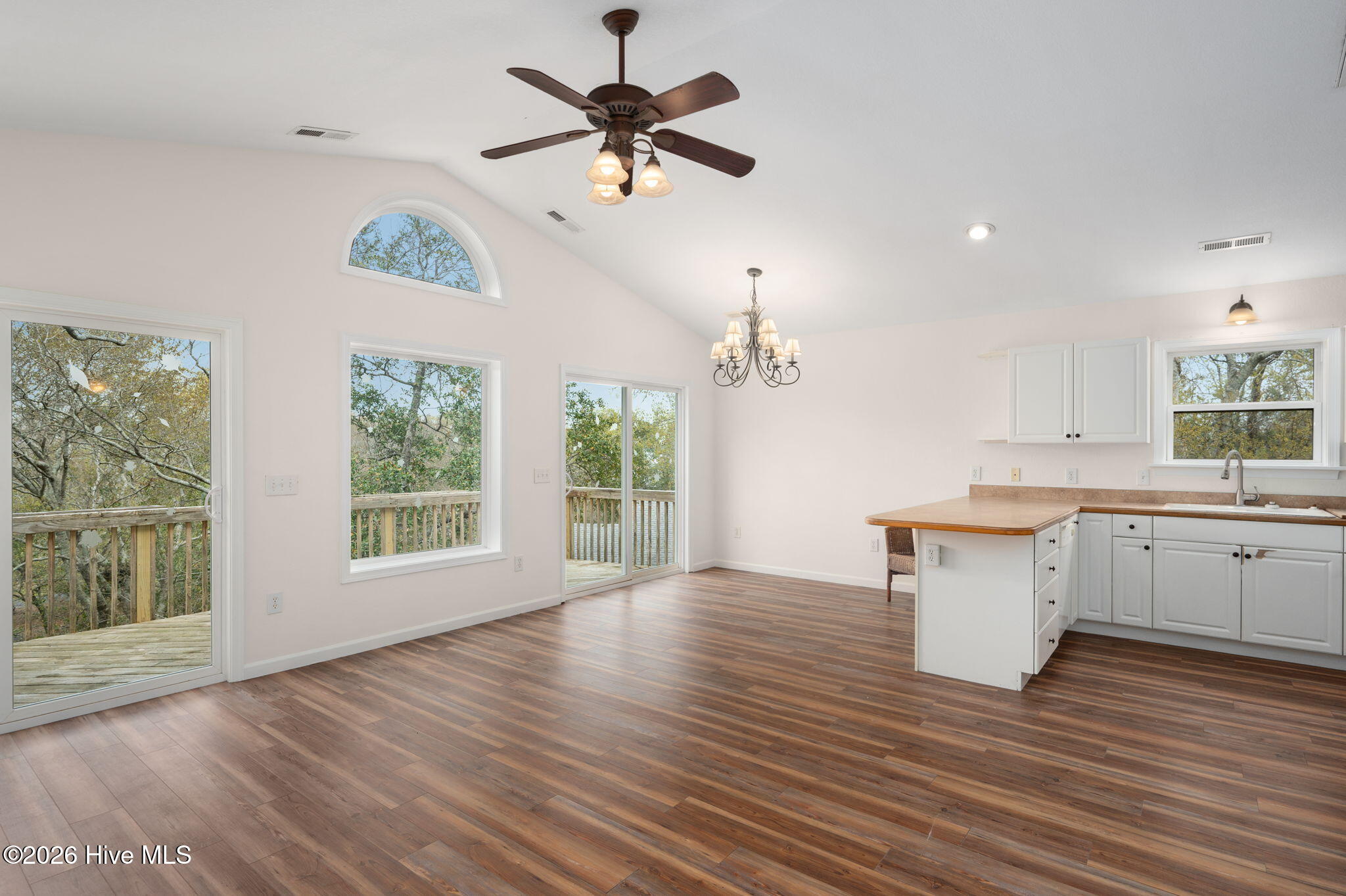 106 William Tryon Court Property Photo 9