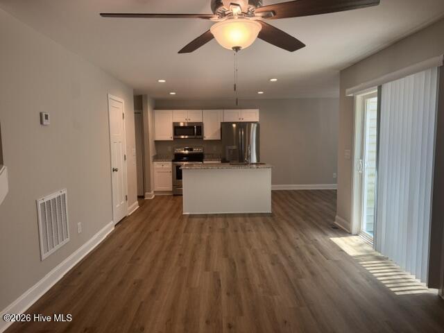 1050 W Indiana Avenue Property Photo 8