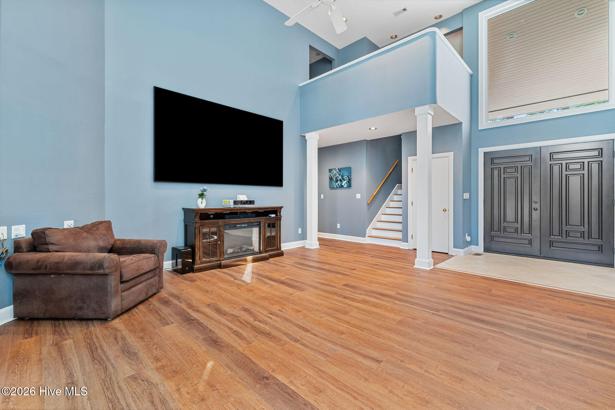 5007 Country Club Drive N Property Photo 3