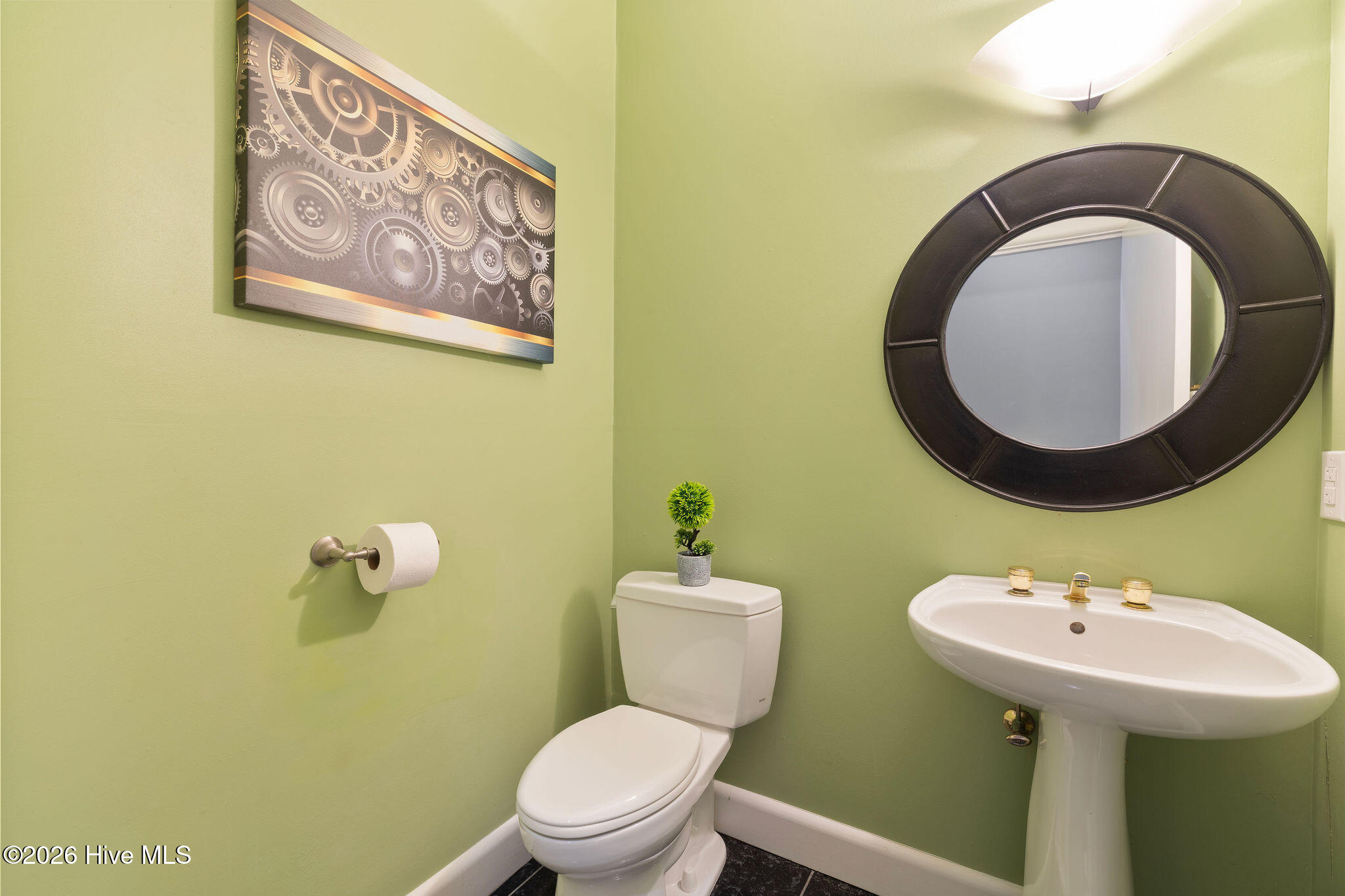 5007 Country Club Drive N Property Photo 10