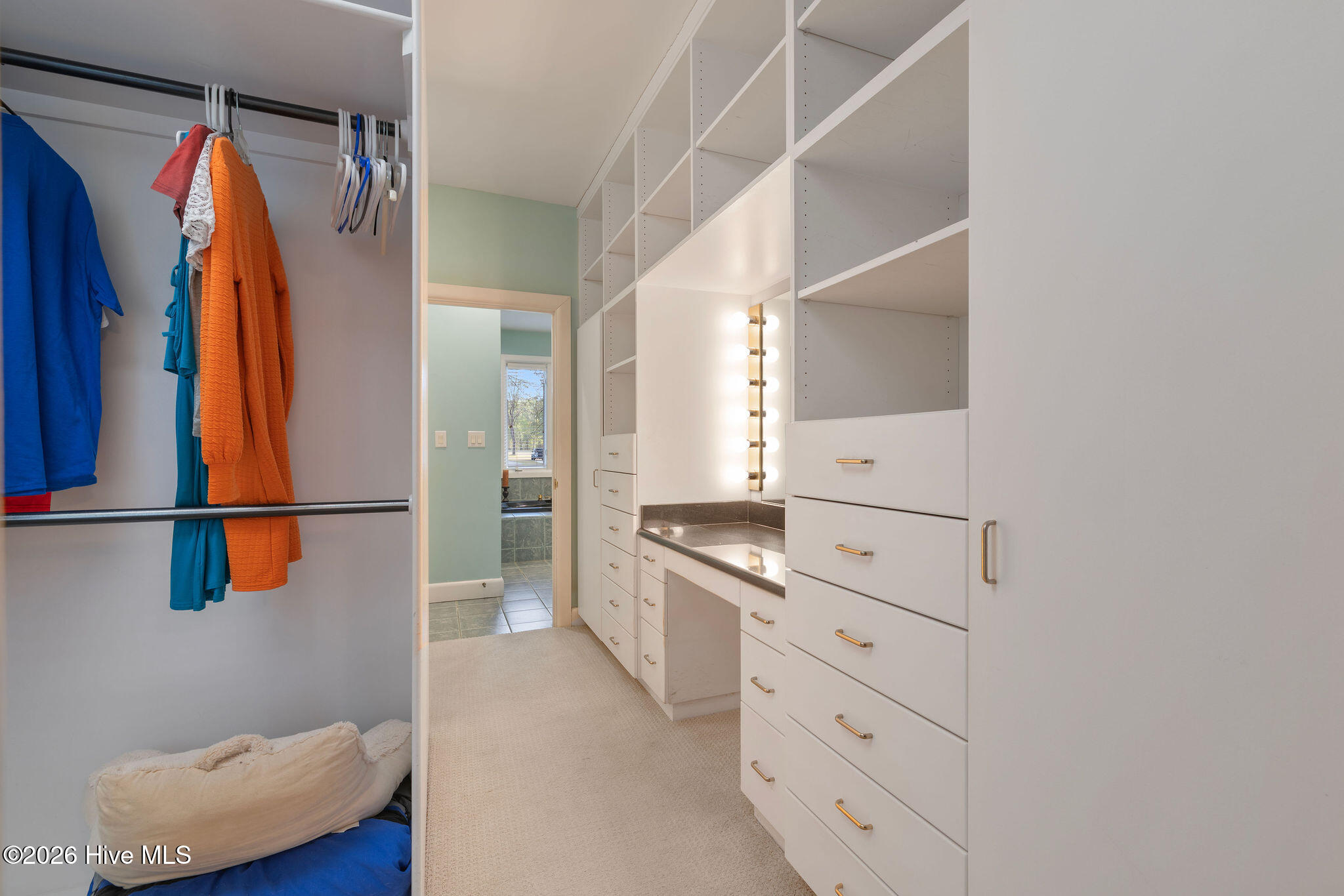 5007 Country Club Drive N Property Photo 12