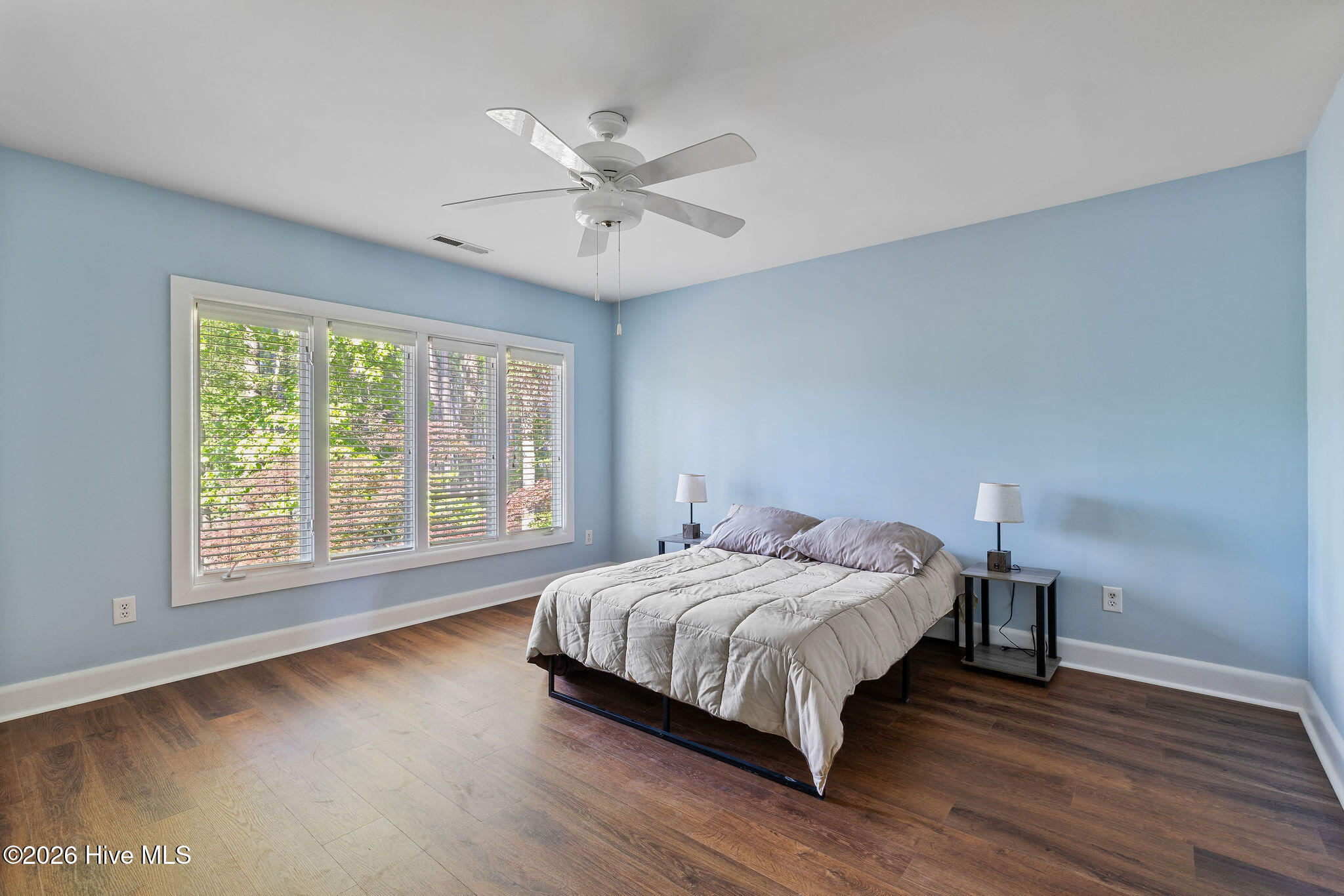 5007 Country Club Drive N Property Photo 17