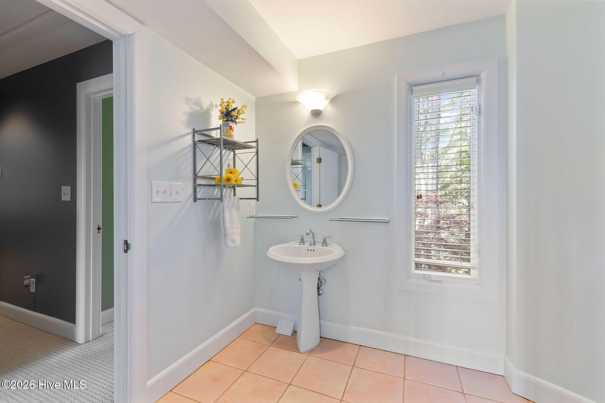 5007 Country Club Drive N Property Photo 19