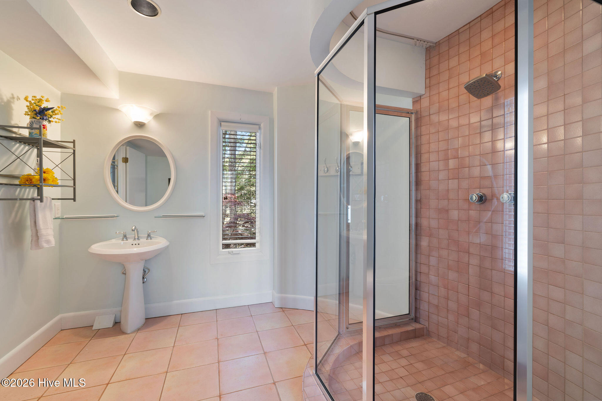 5007 Country Club Drive N Property Photo 20