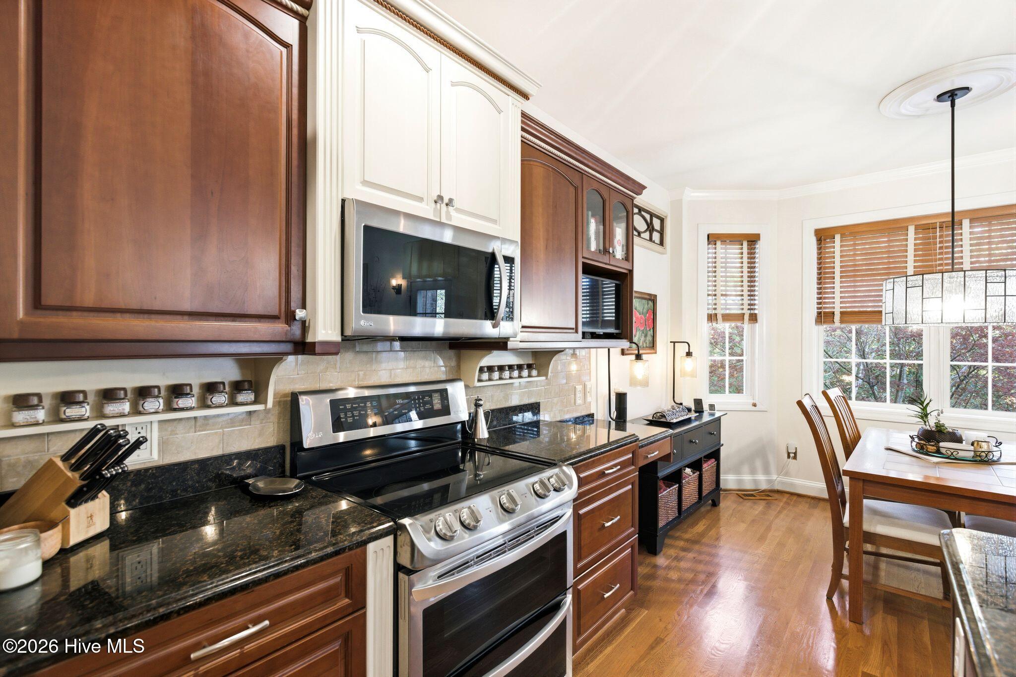 345 Broad Leaf Lane Se Property Photo 3