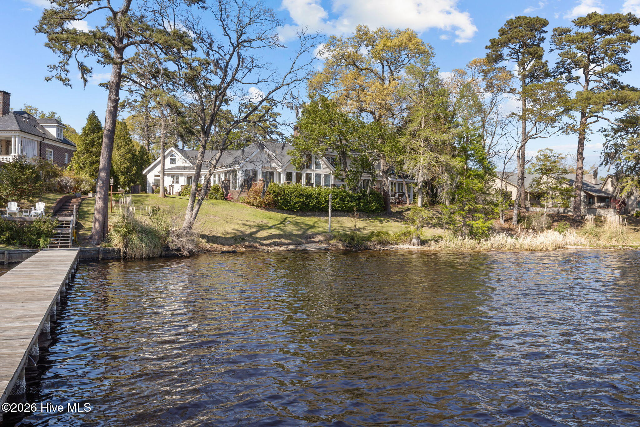 211 Wilson Point Road Property Photo 2