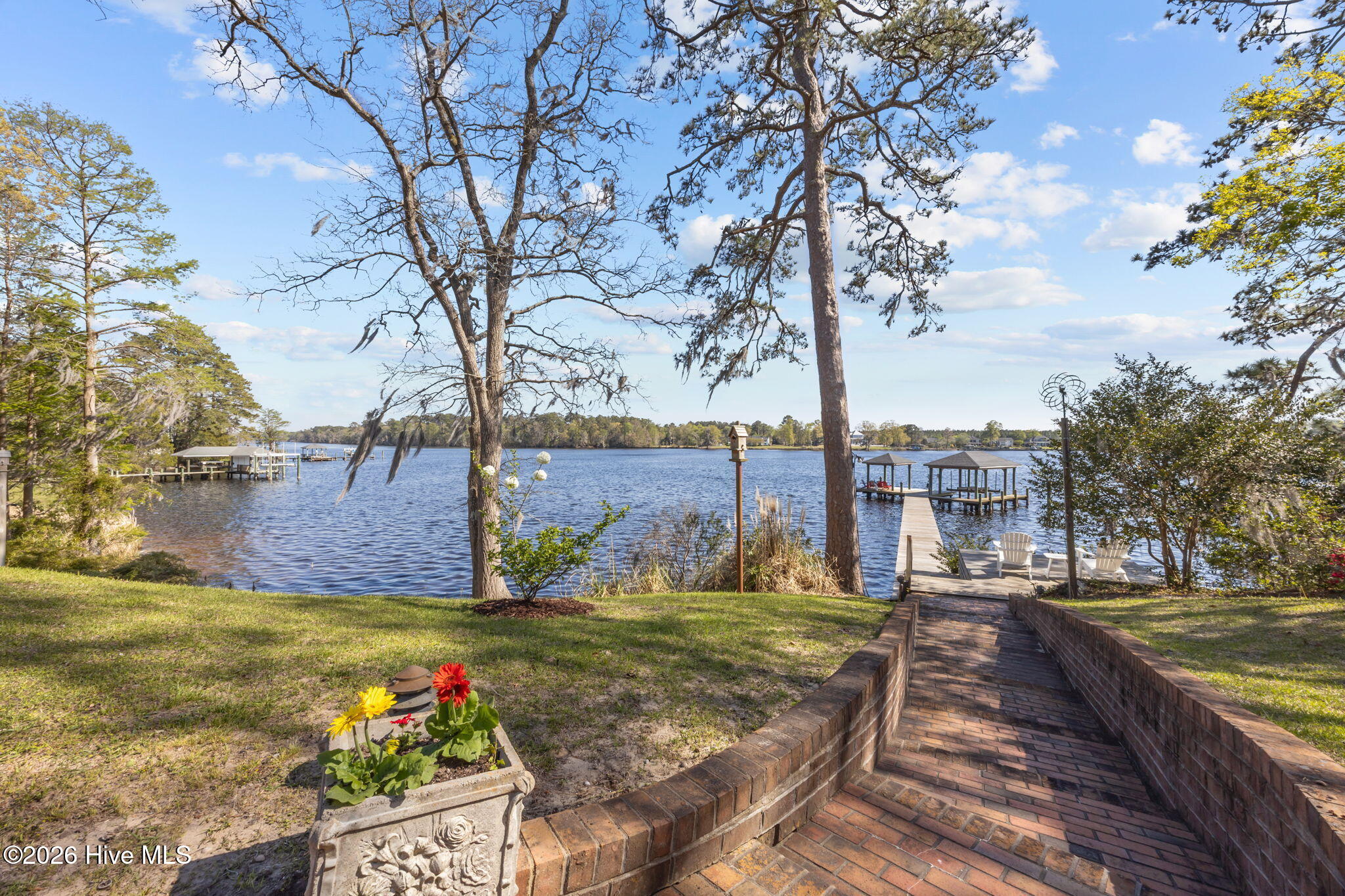 211 Wilson Point Road Property Photo 10