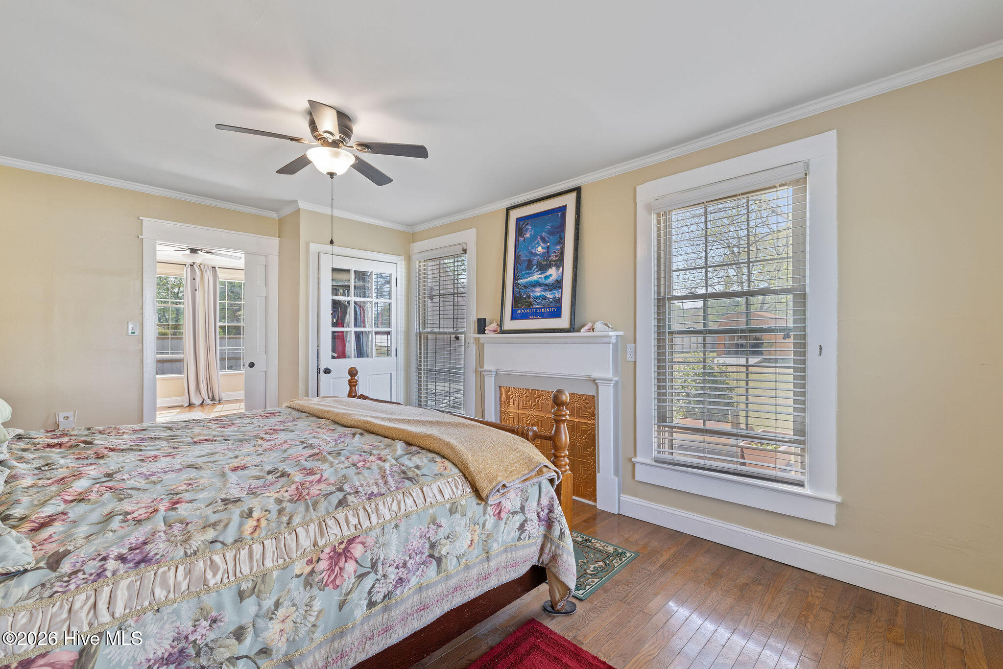 128 E Railroad Street Property Photo 16