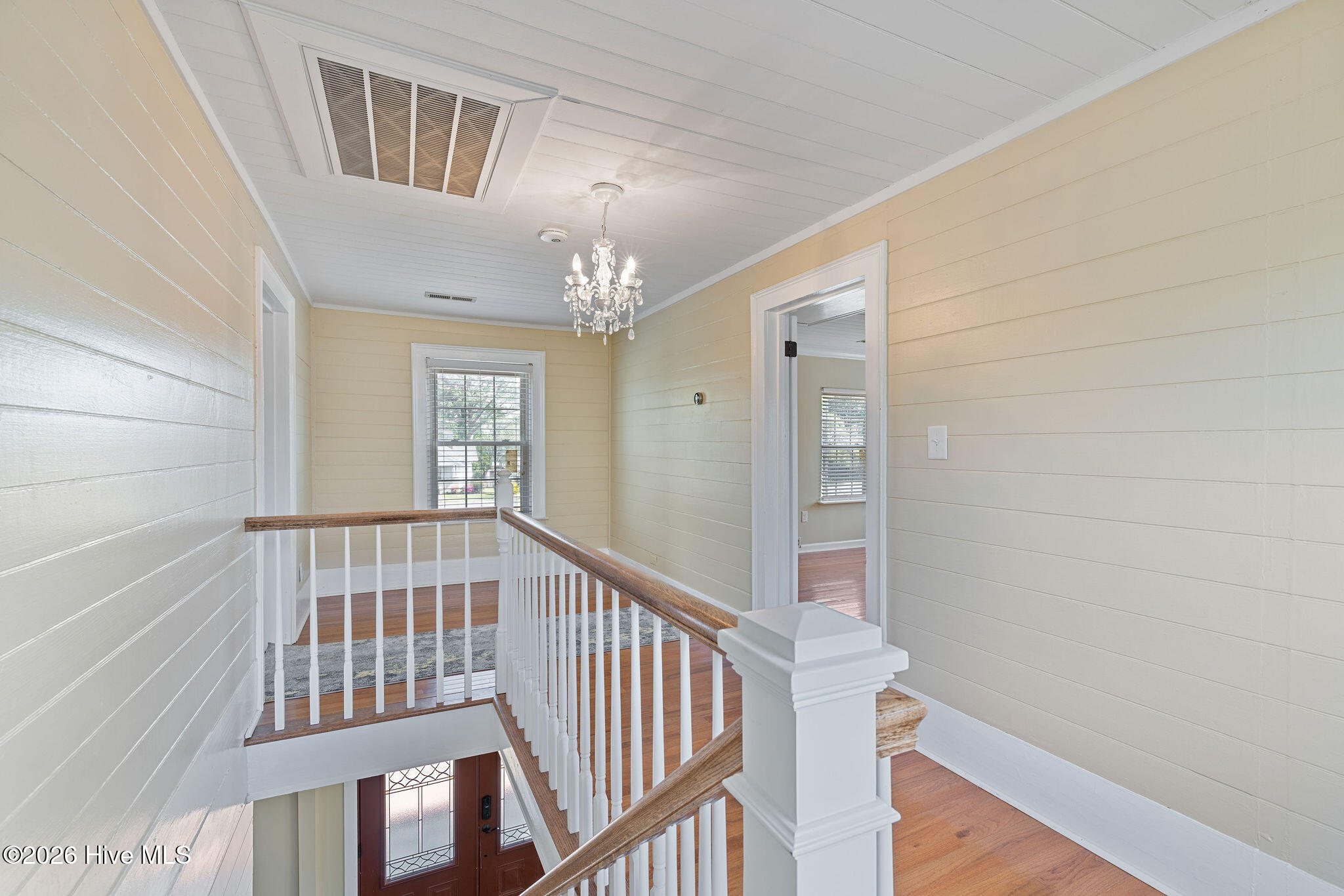 128 E Railroad Street Property Photo 20