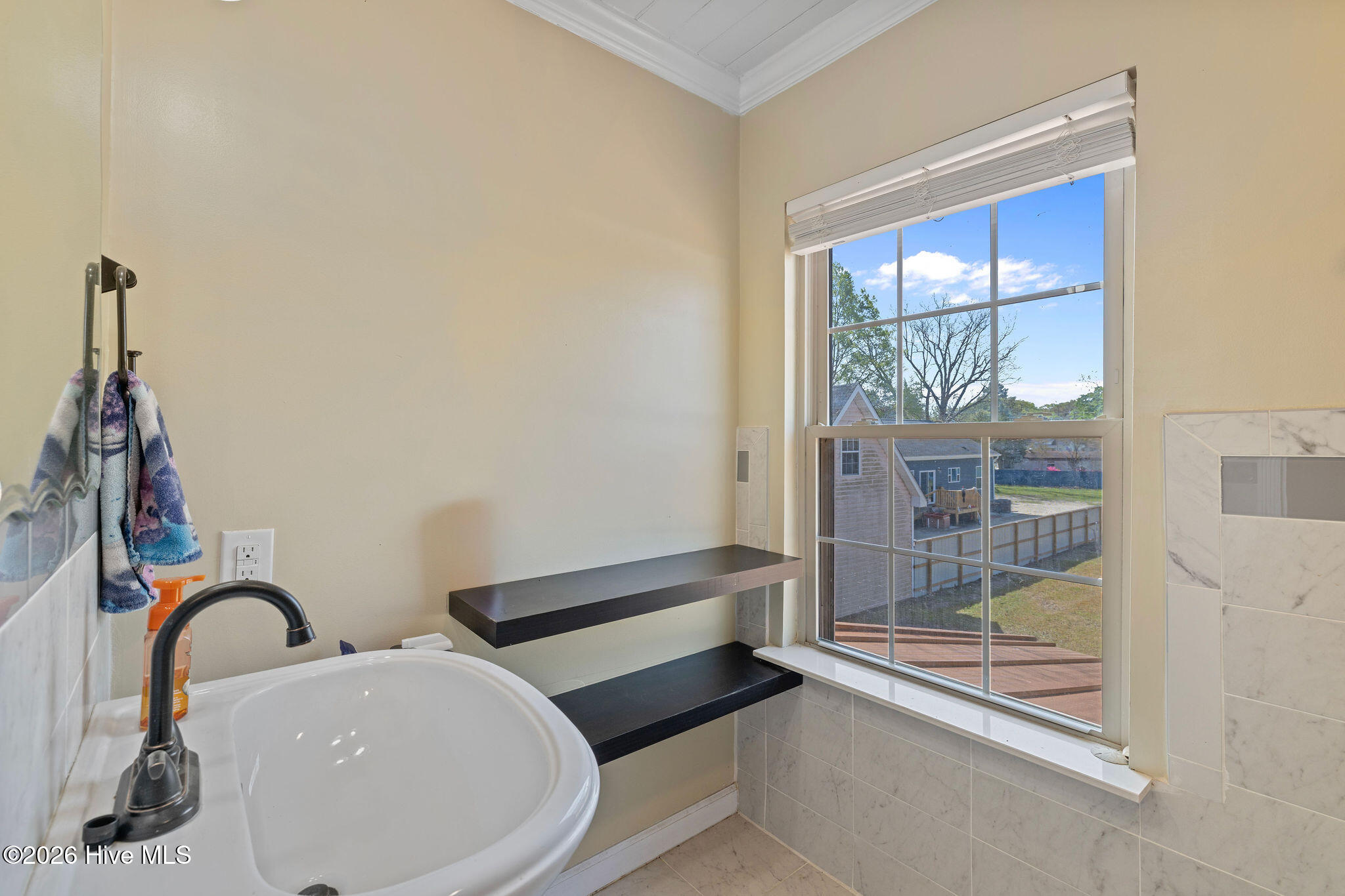 128 E Railroad Street Property Photo 26