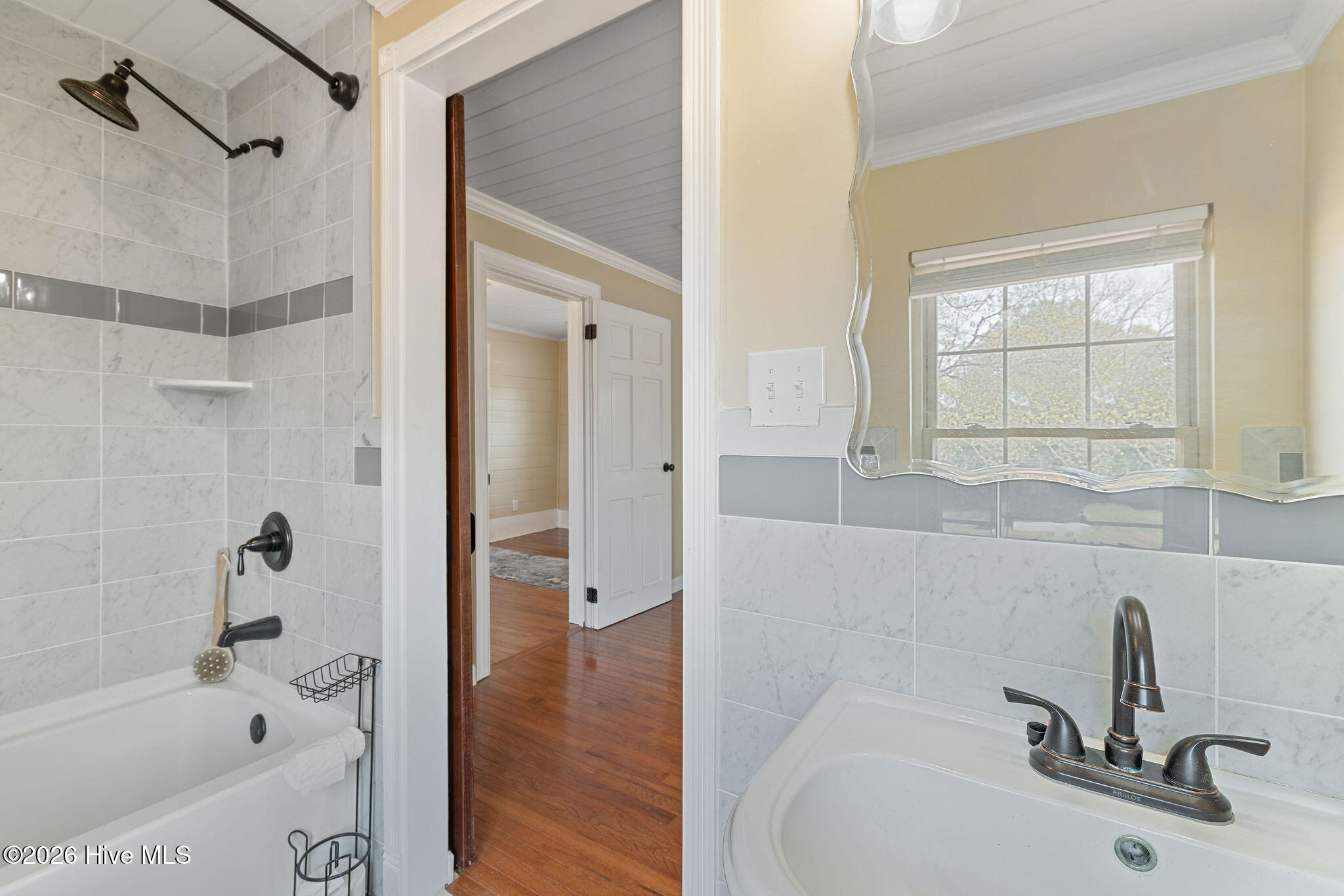 128 E Railroad Street Property Photo 27