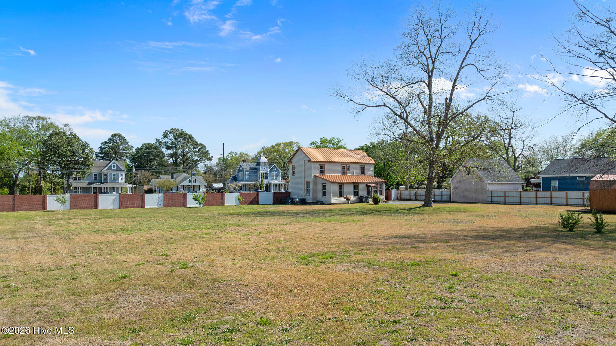 128 E Railroad Street Property Photo 36