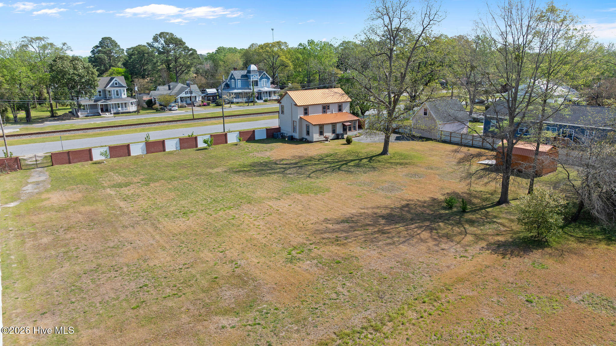 128 E Railroad Street Property Photo 37