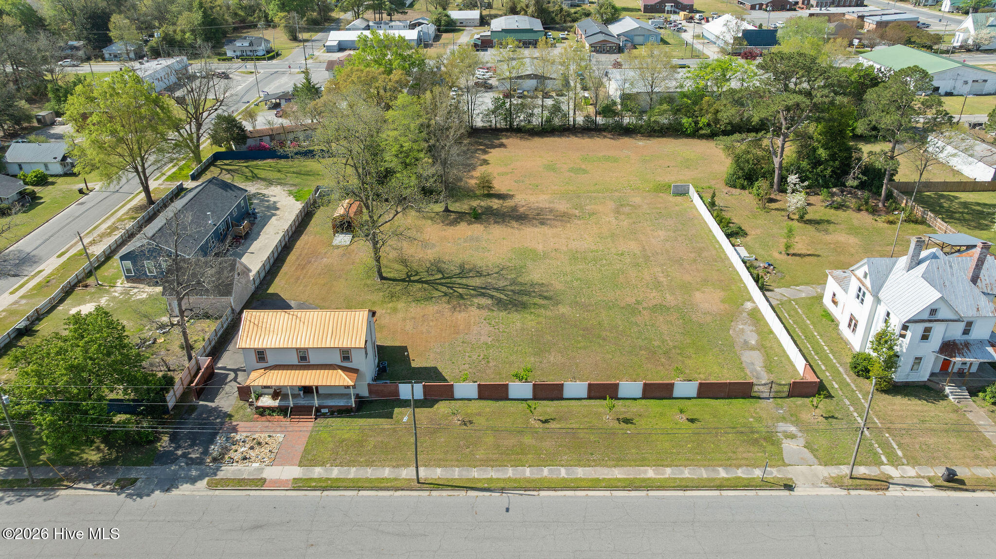 128 E Railroad Street Property Photo 39