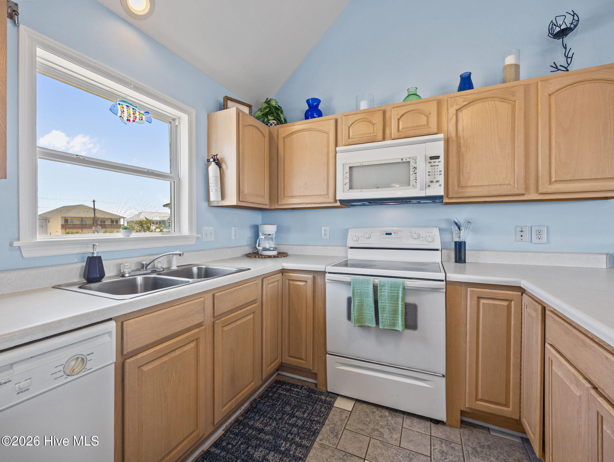 3735 Island Drive Property Photo 12