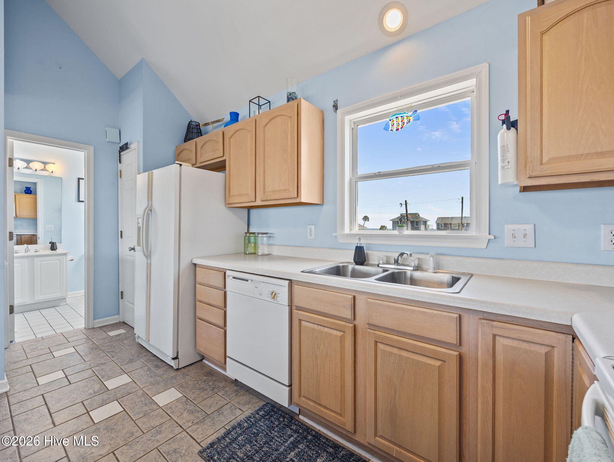 3735 Island Drive Property Photo 14